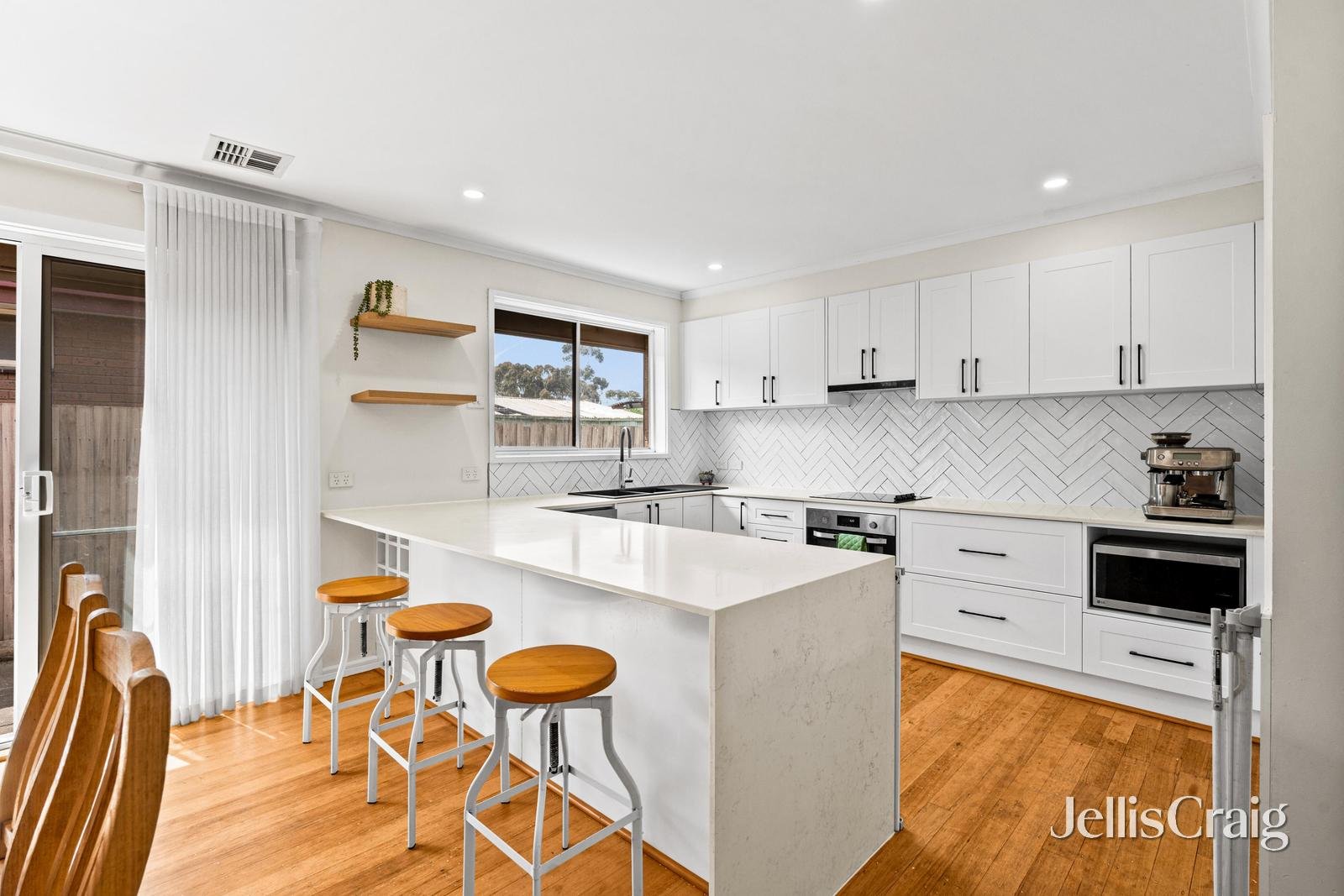 15 Linden Street, Altona&nbsp;Meadows image 3