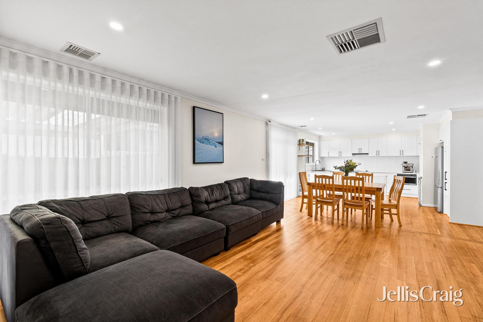 15 Linden Street, Altona&nbsp;Meadows image 5