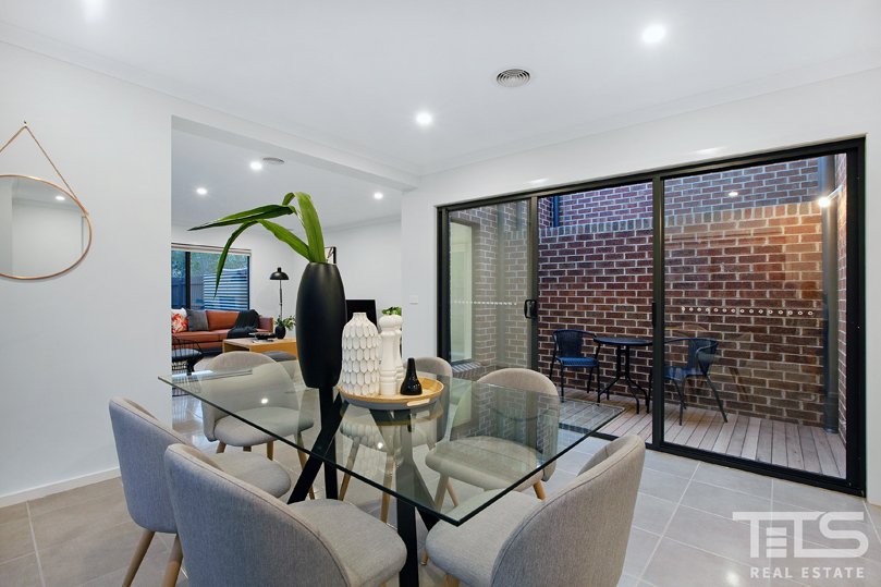 15 Lloyd Street, Strathmore image 19