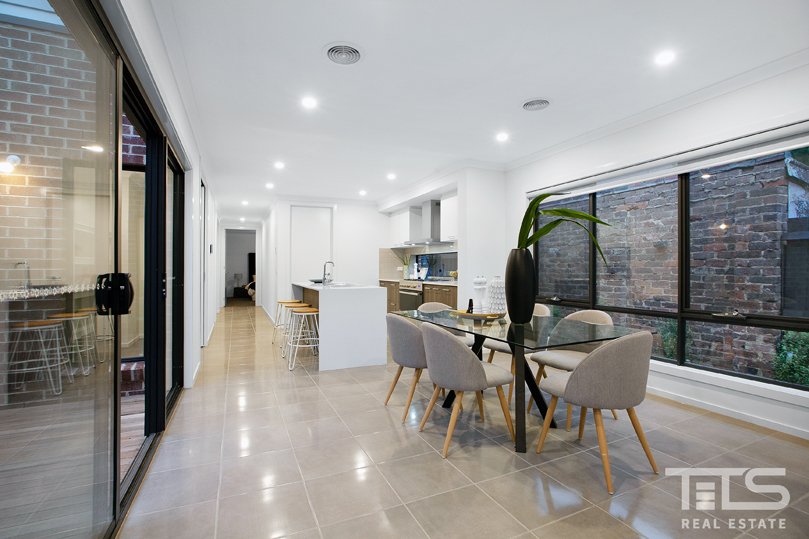 15 Lloyd Street, Strathmore image 20