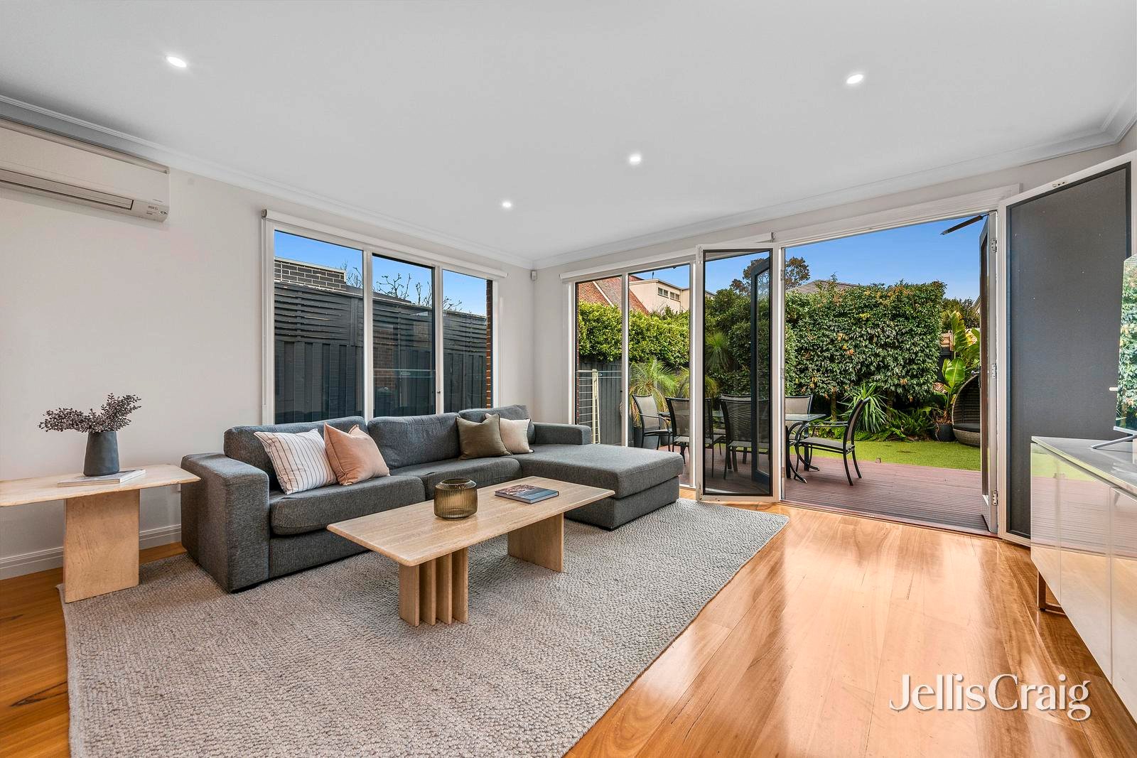 15 Loranne Street, Bentleigh image 2