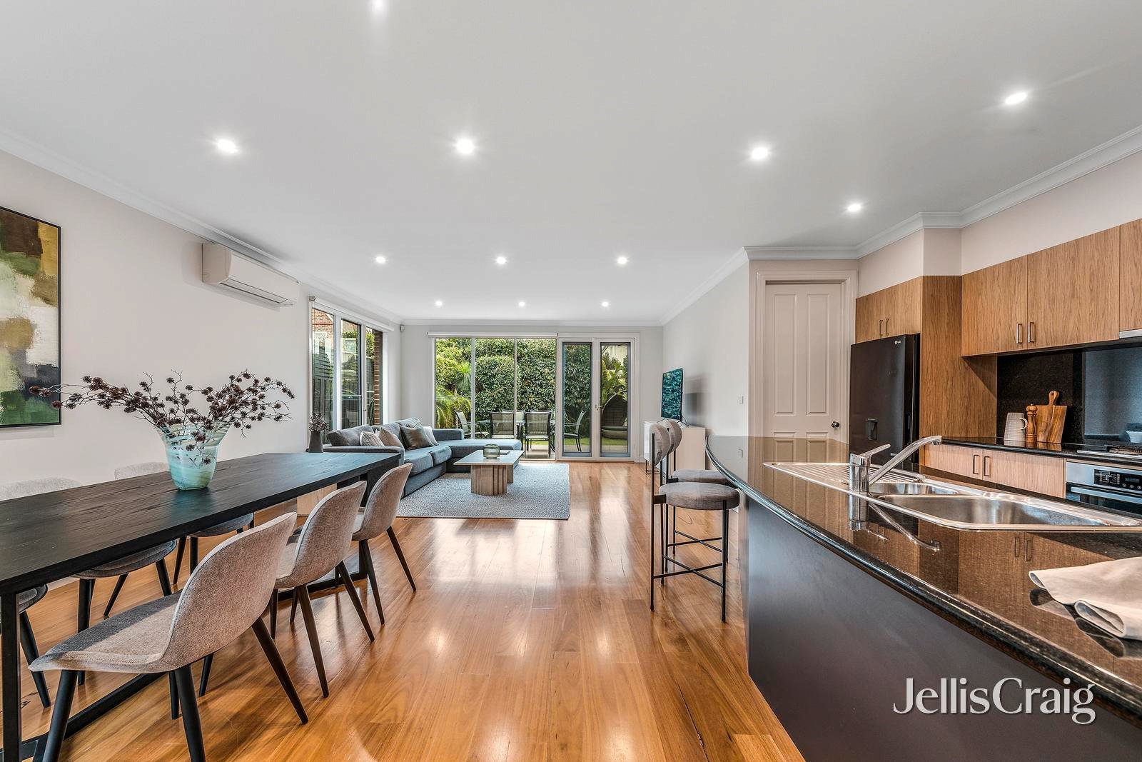 15 Loranne Street, Bentleigh image 6
