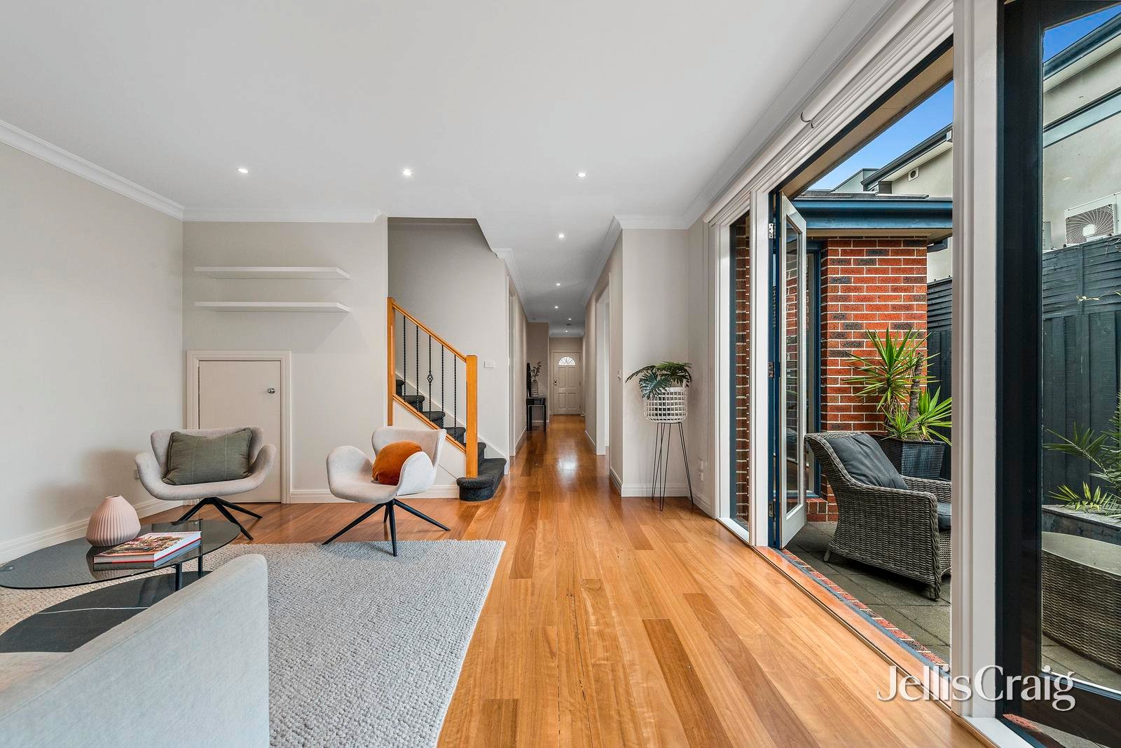 15 Loranne Street, Bentleigh image 7