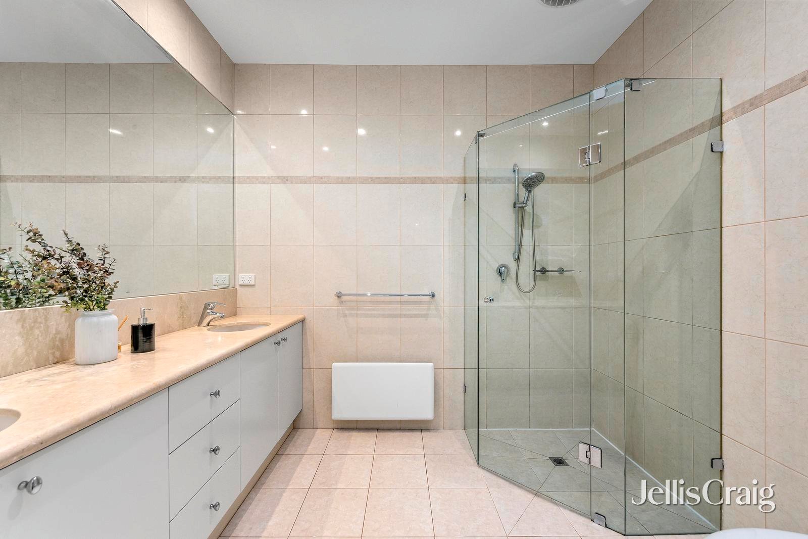 15 Loranne Street, Bentleigh image 14