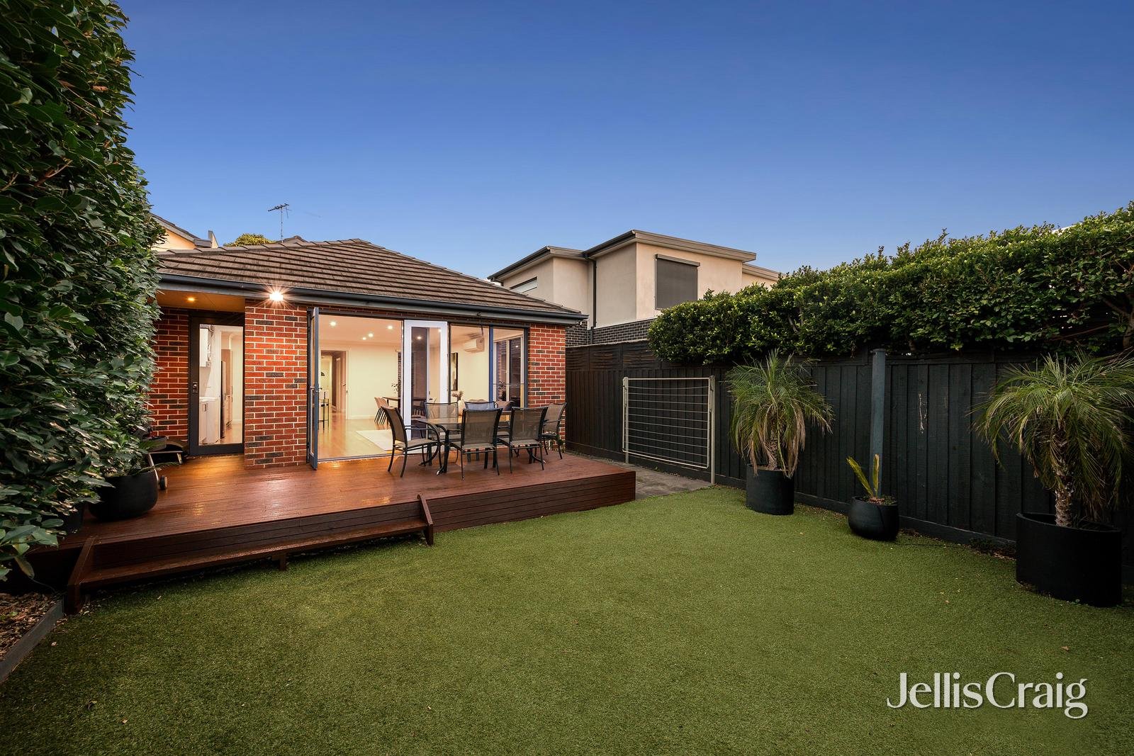 15 Loranne Street, Bentleigh image 16
