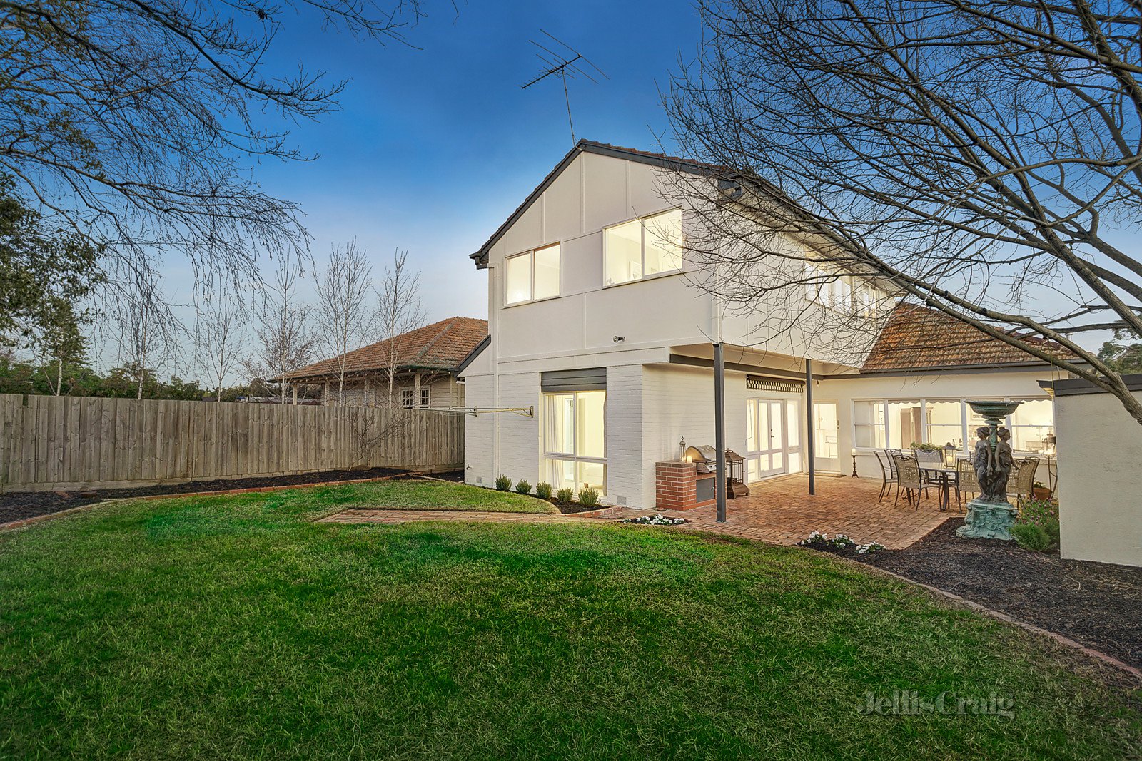 15 Loudon Road, Burwood image 7