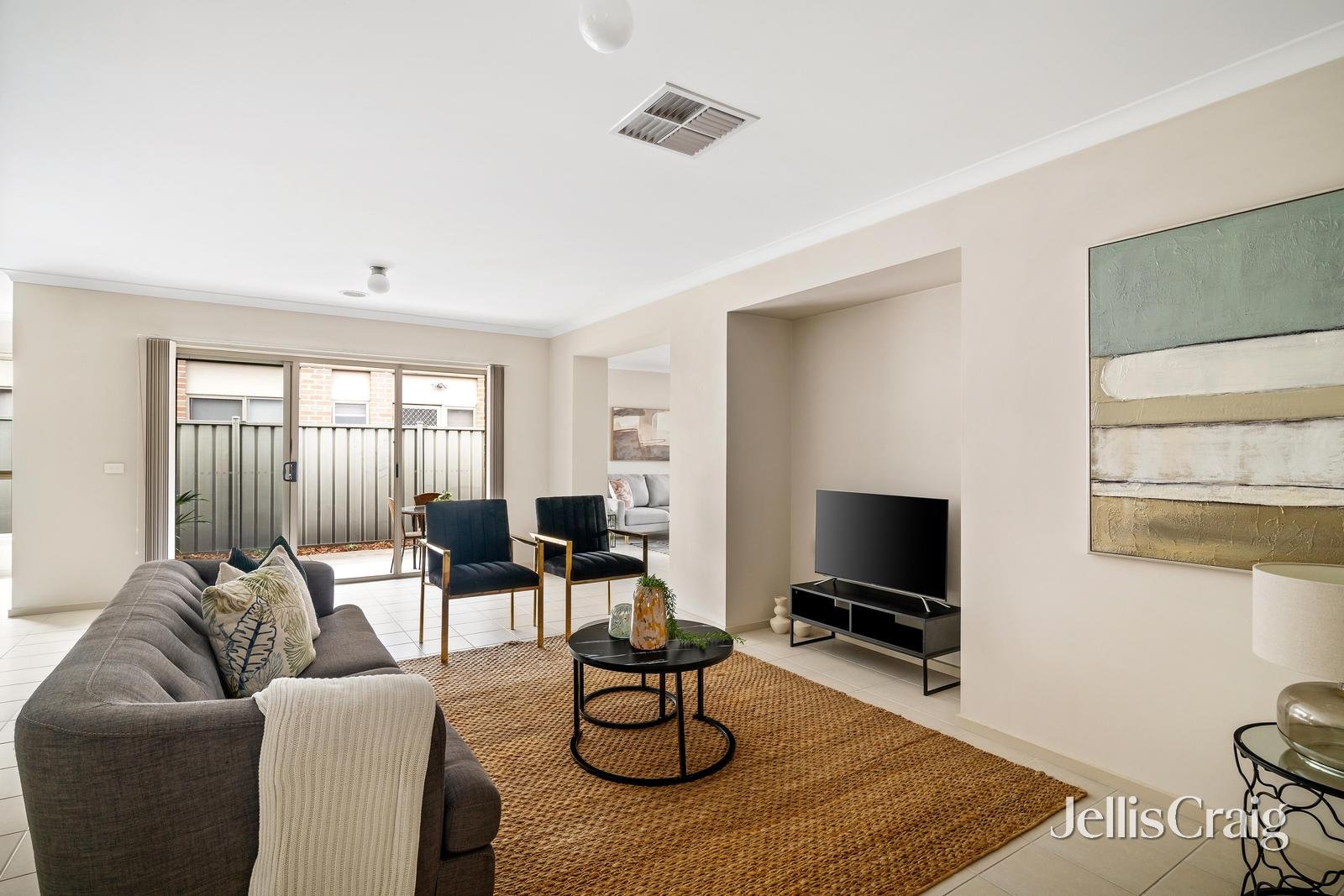 15 Lupin Street, Mernda image 2