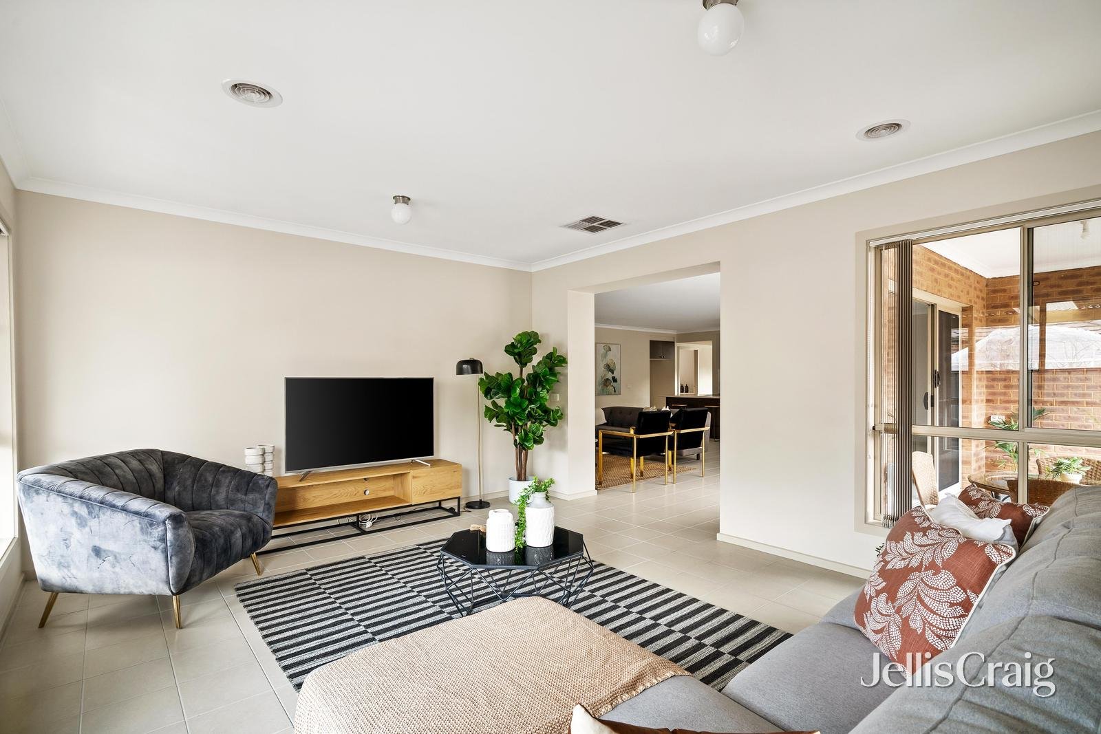 15 Lupin Street, Mernda image 3