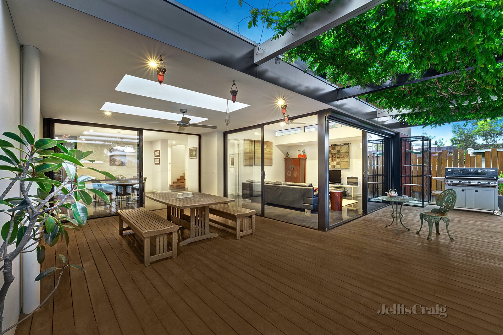 15 Main Street, Northcote image 3