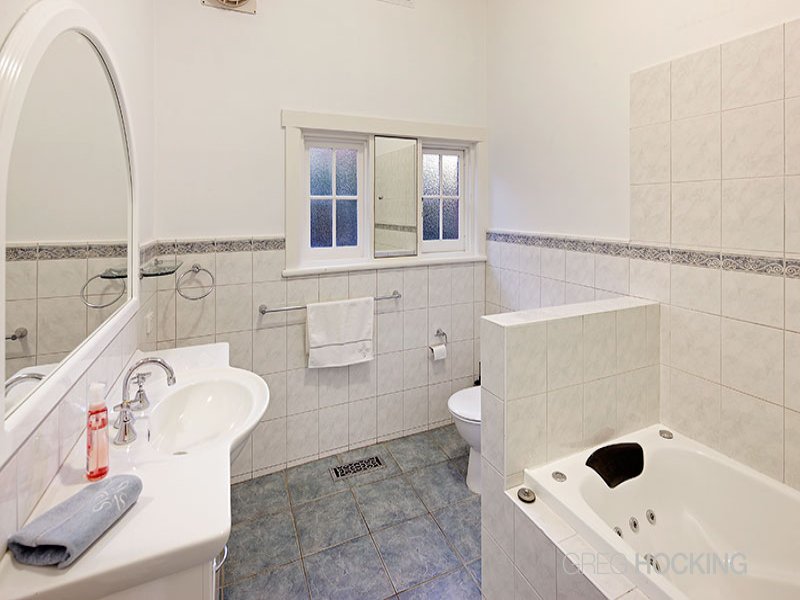 1/5 Marine Parade, St&nbsp;Kilda image 8