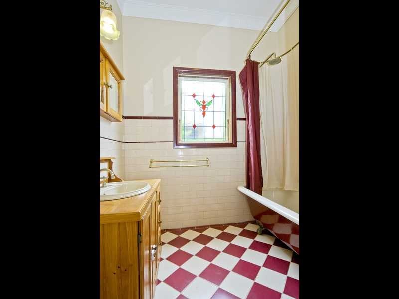 15 Mcdonald Street, East Geelong image 5