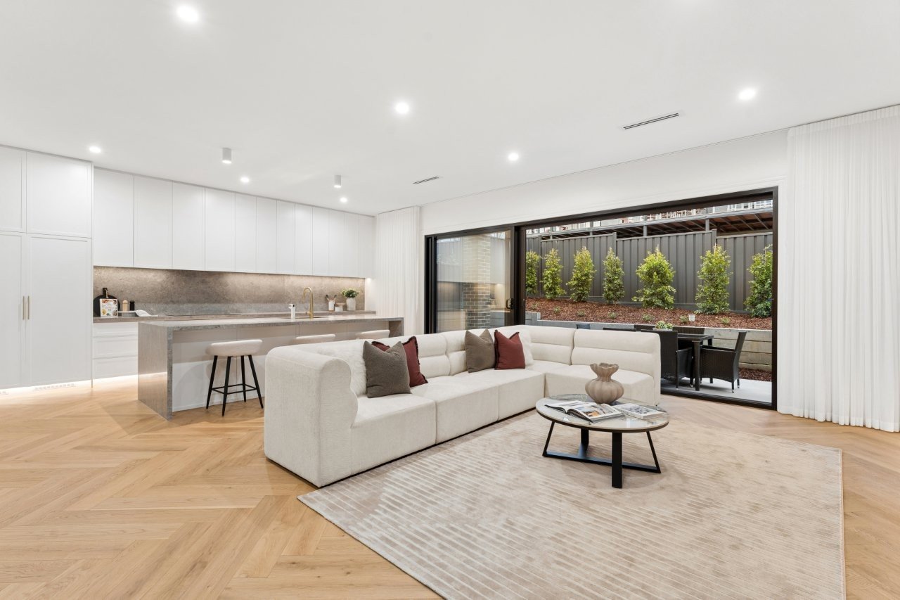 15 Meadowbank Avenue, Doncaster image 2