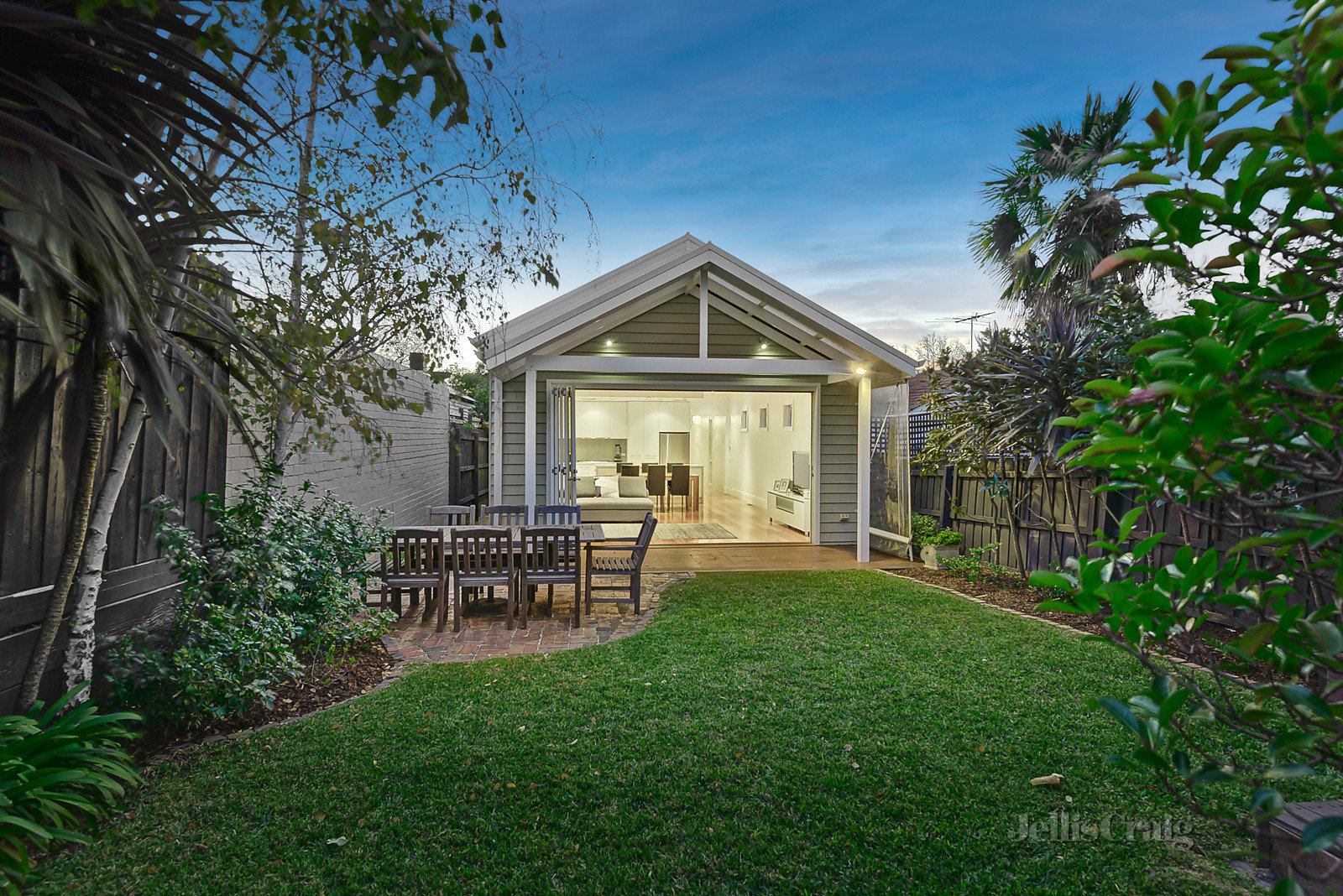 15 Middlesex Road, Surrey Hills image 1