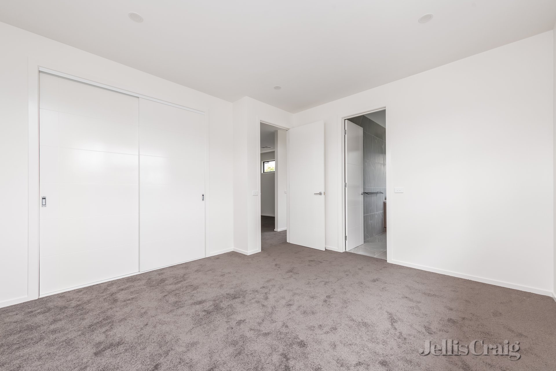 1/5 Milton Court, Heidelberg Heights image 3