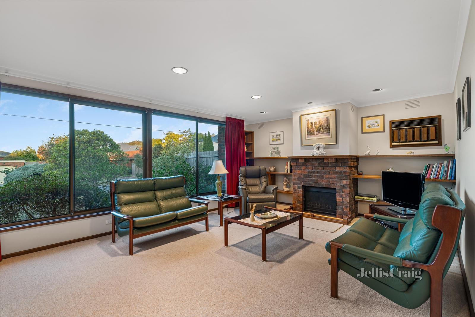 15 Mimosa Street, Glen Waverley image 2
