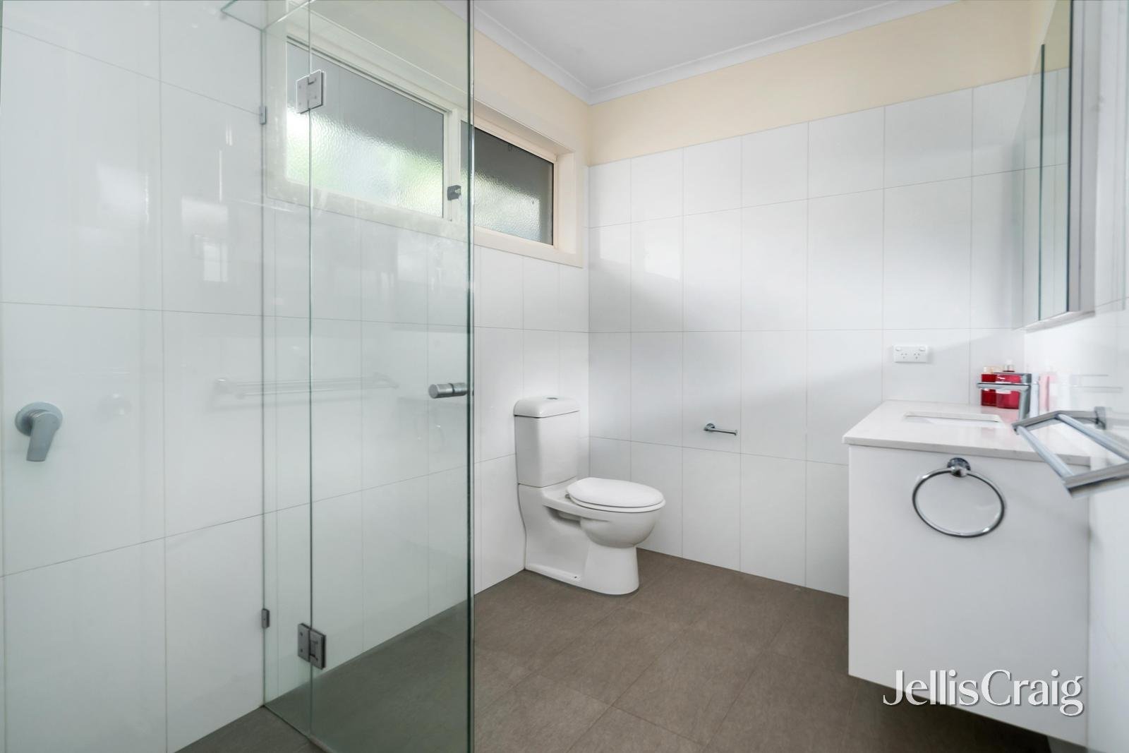 15 Minerva Avenue, Balwyn North image 6