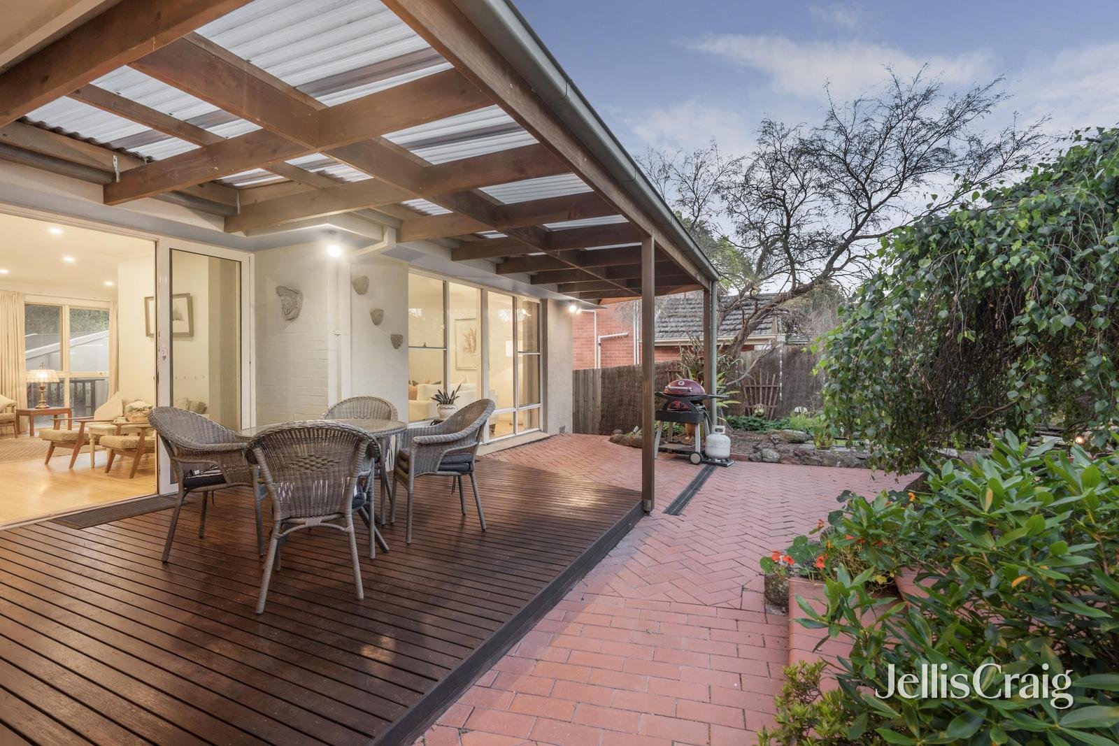 15 Minerva Avenue, Balwyn North image 8