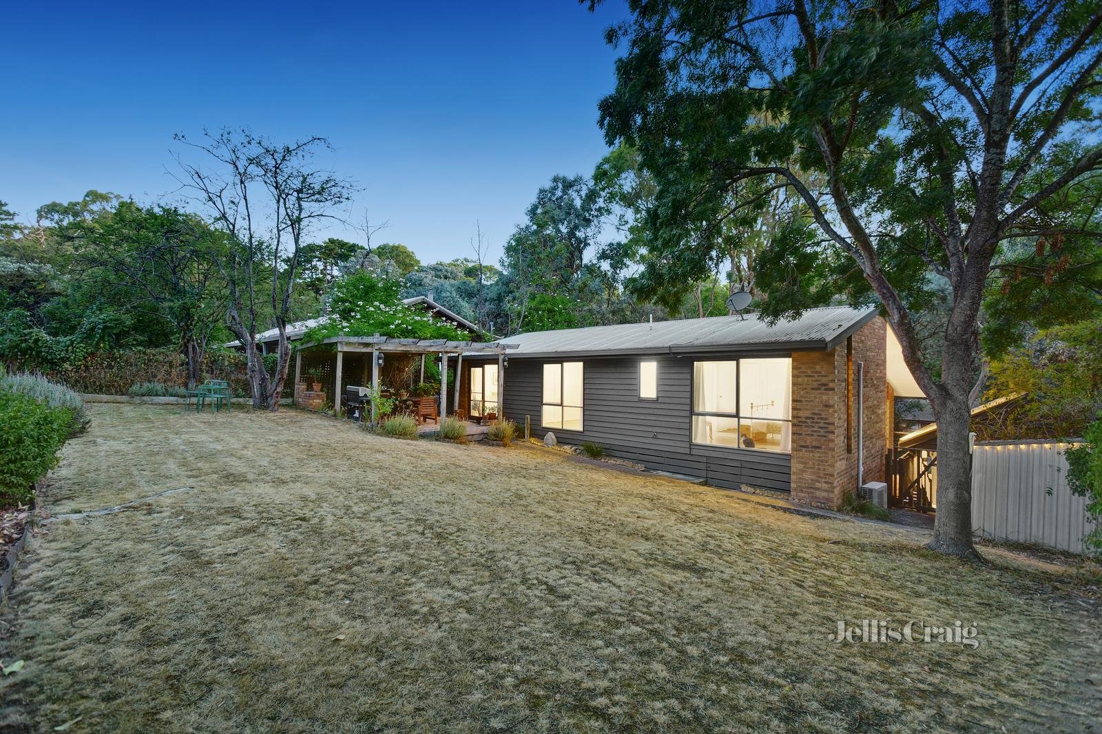 15 Mitchell Avenue, Warrandyte image 12