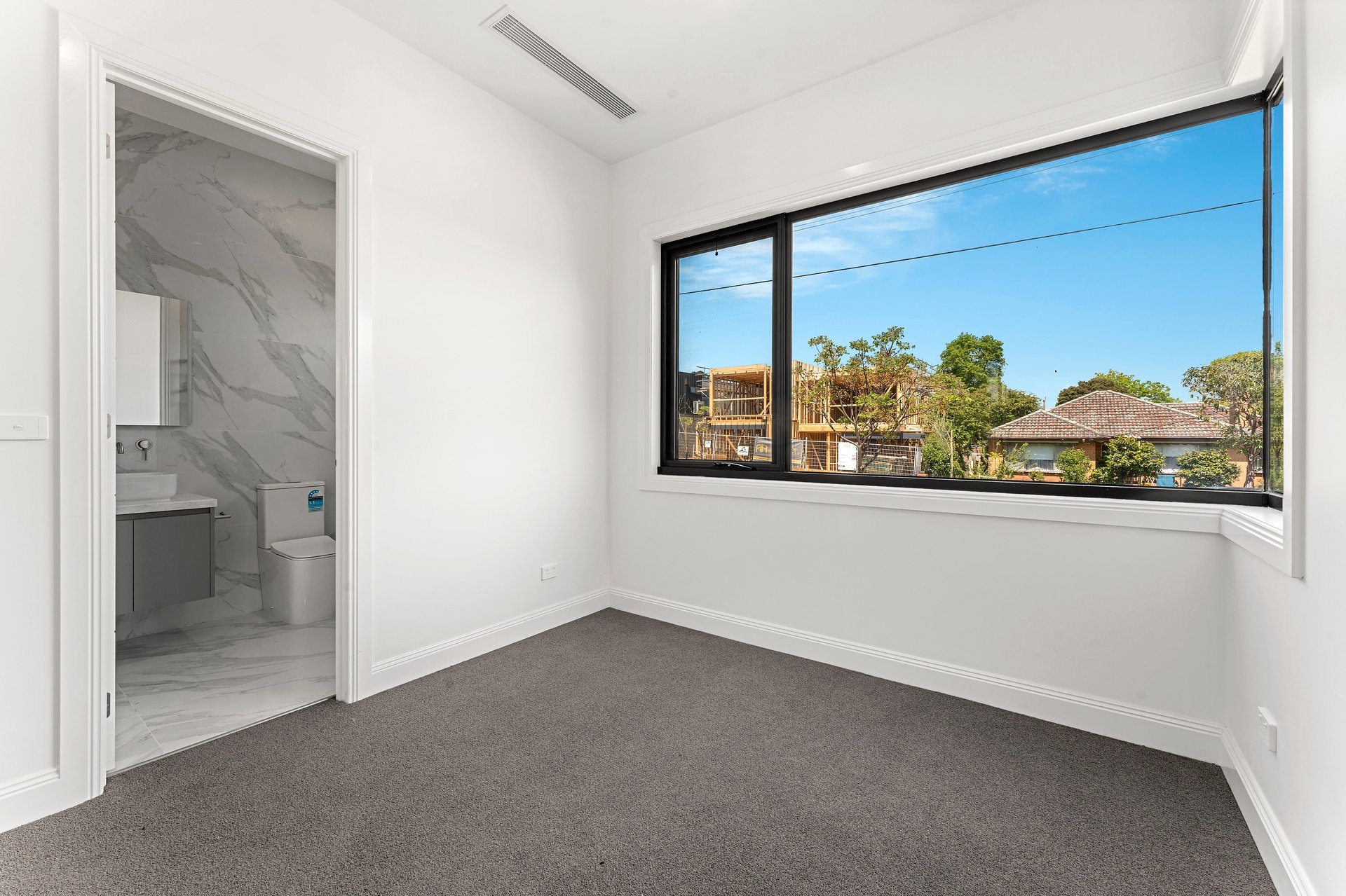 1/5 Morinda Crescent, Doncaster East image 6