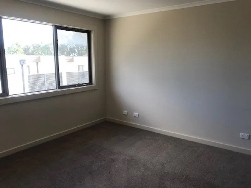 1/5 Mossfield Avenue, Ferntree Gully image 4