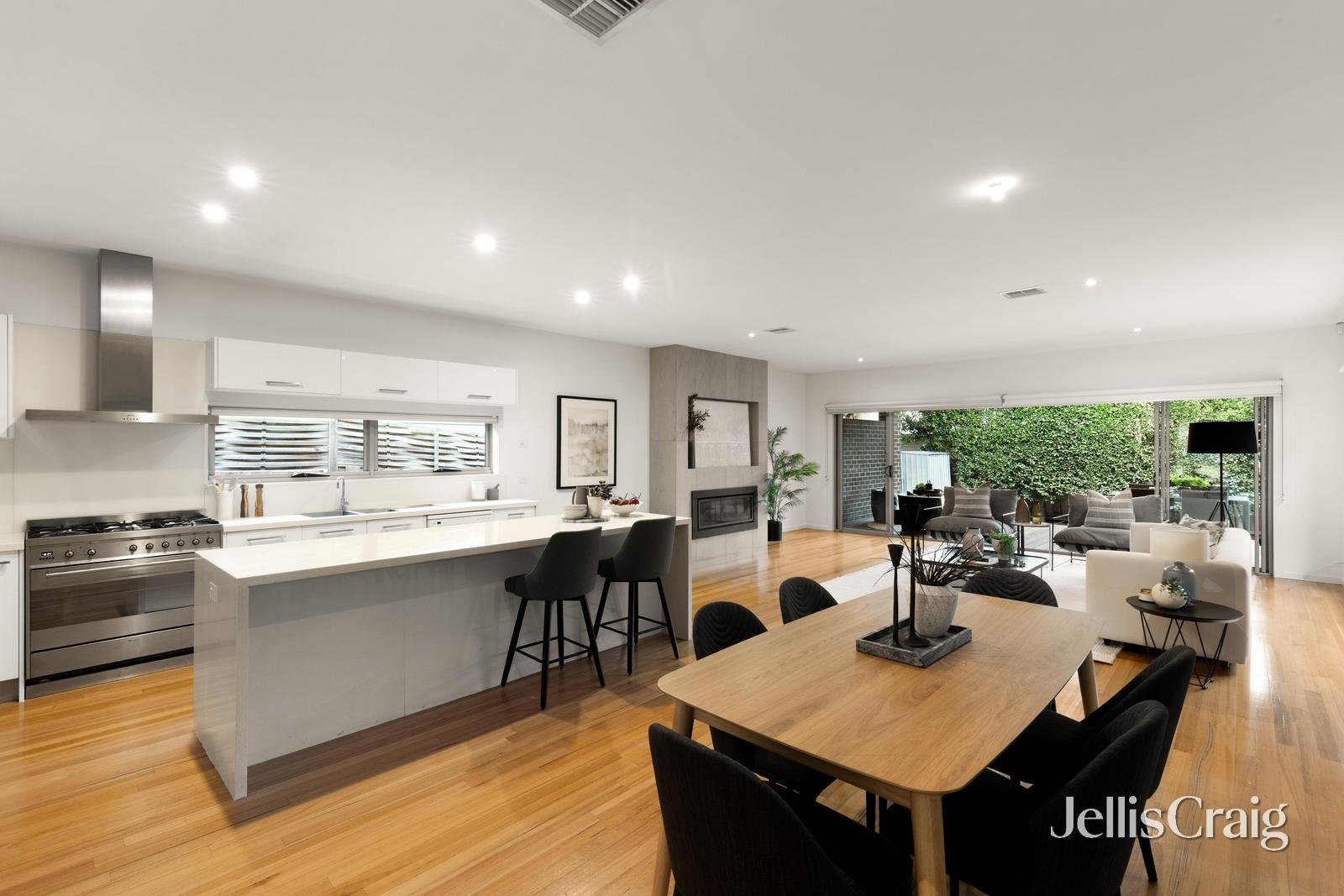 15 Murray Drive, Burwood image 3