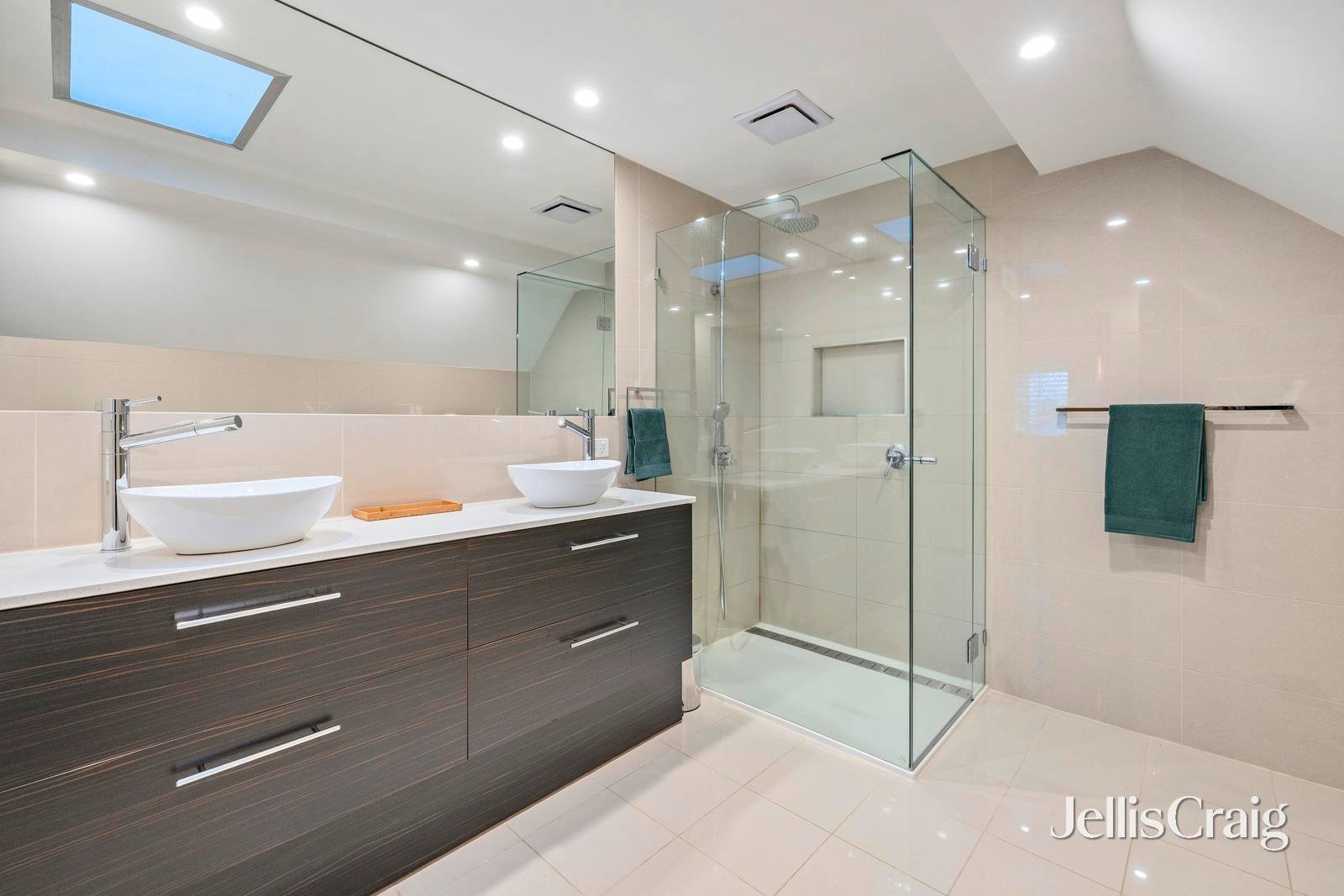 15 Naughton Grove, Blackburn image 15