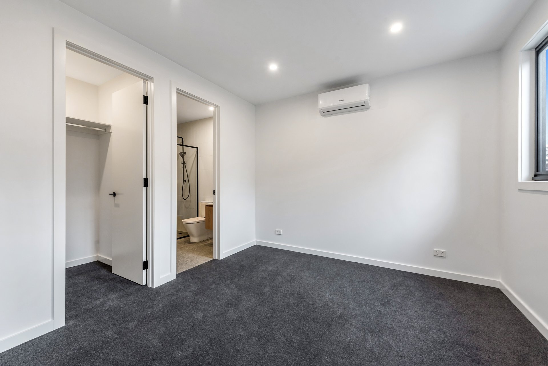 1/5 Normanby Street, Hughesdale image 4