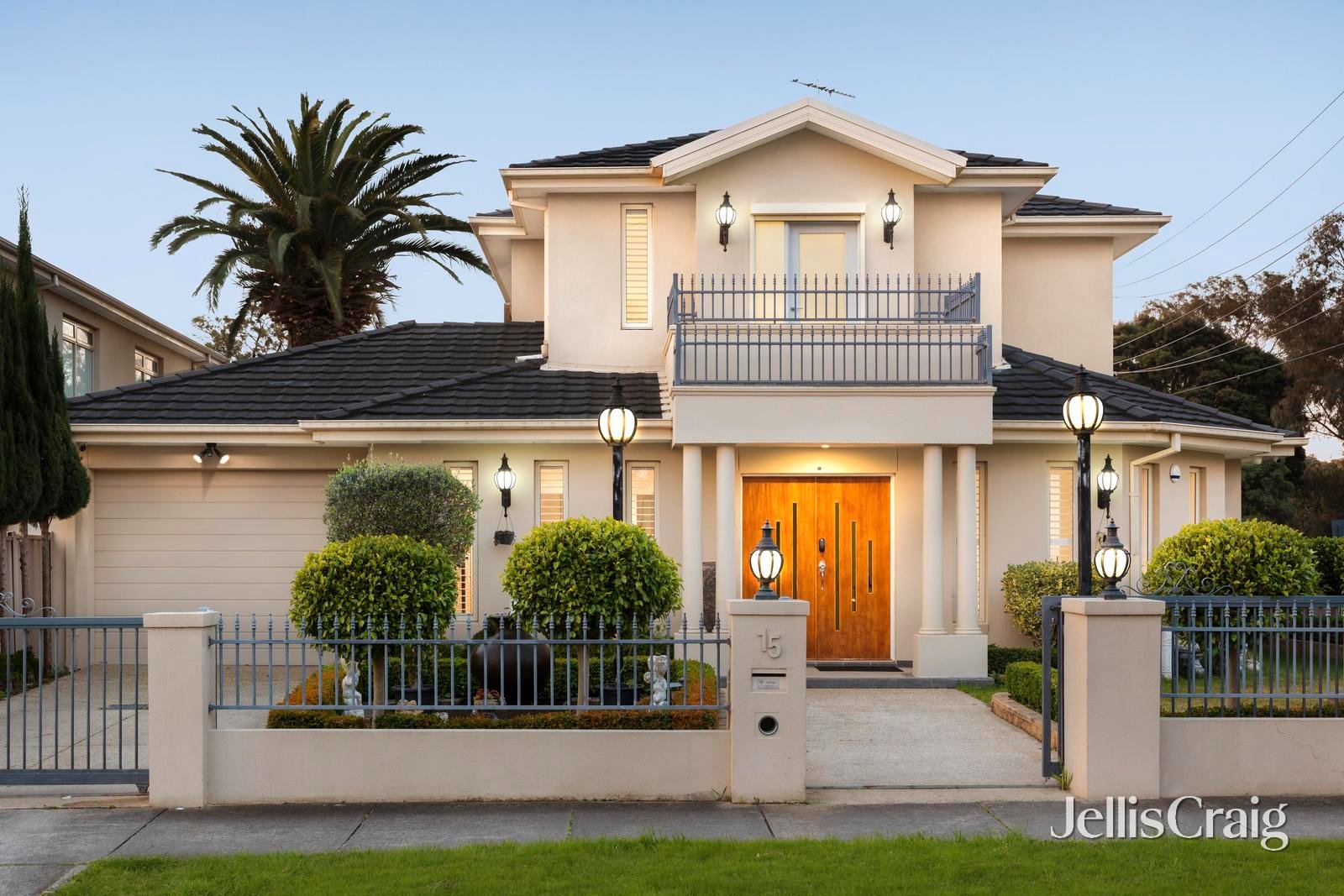 15 Nottingham Street, Glen&nbsp;Waverley image 1