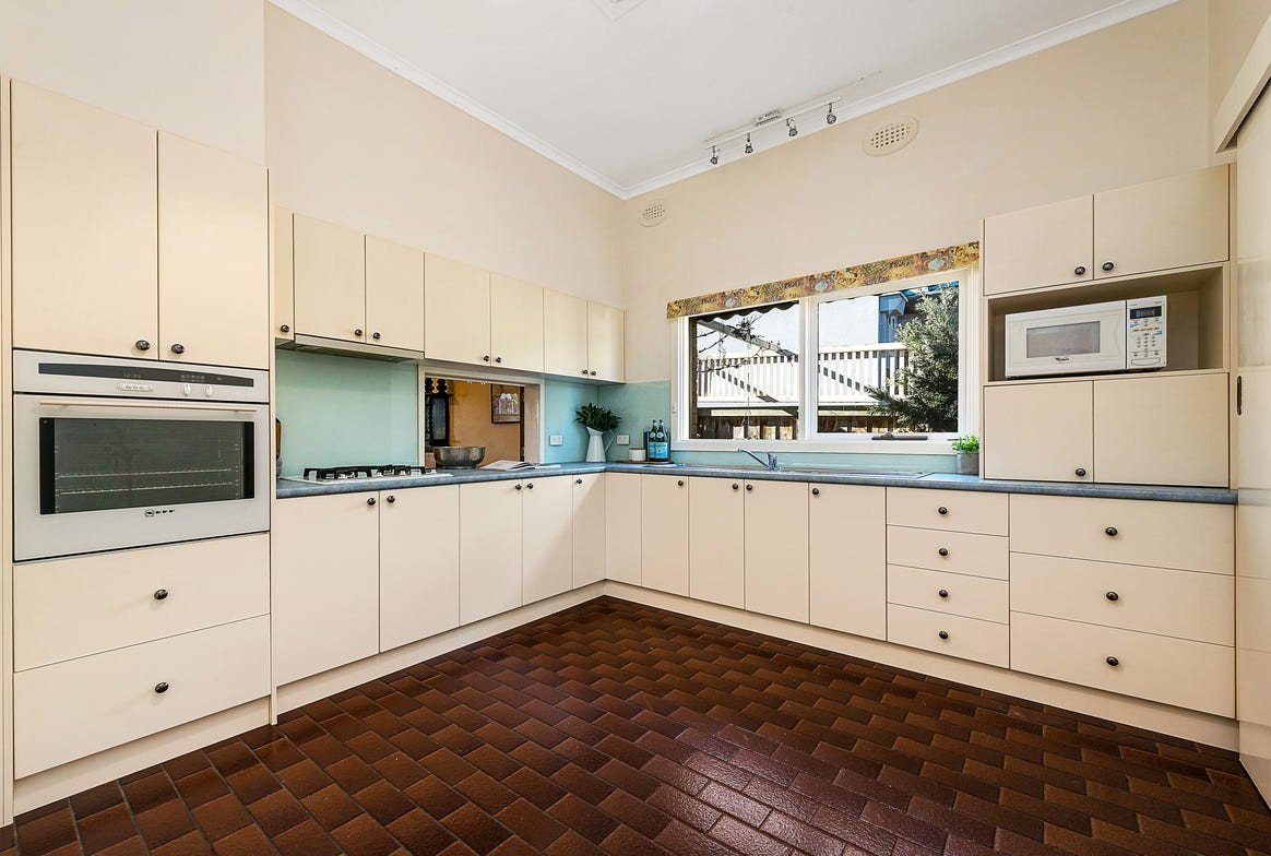 15 Olinda Street, Caulfield&nbsp;South image 2