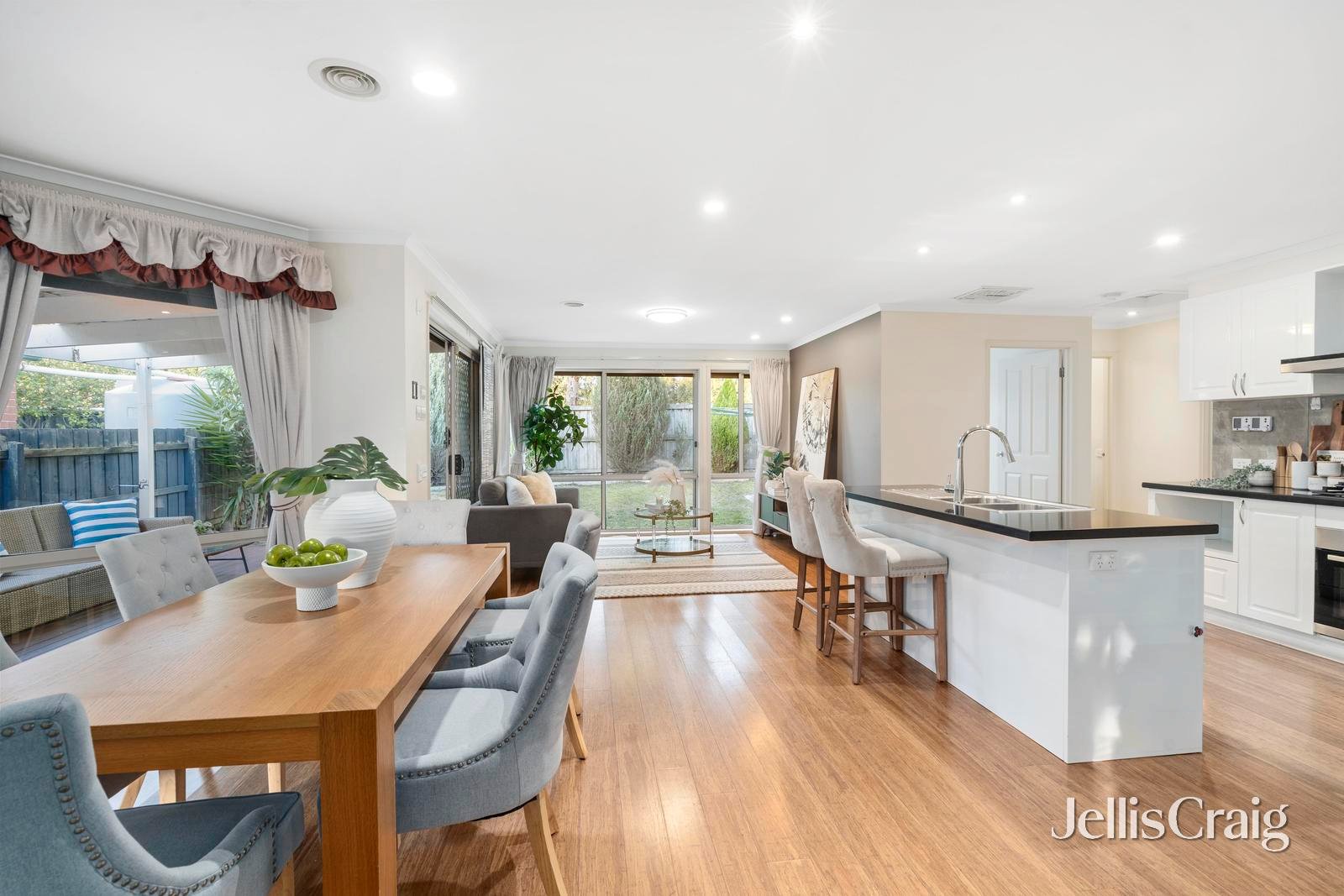 15 Oliver Court, Narre Warren South image 5
