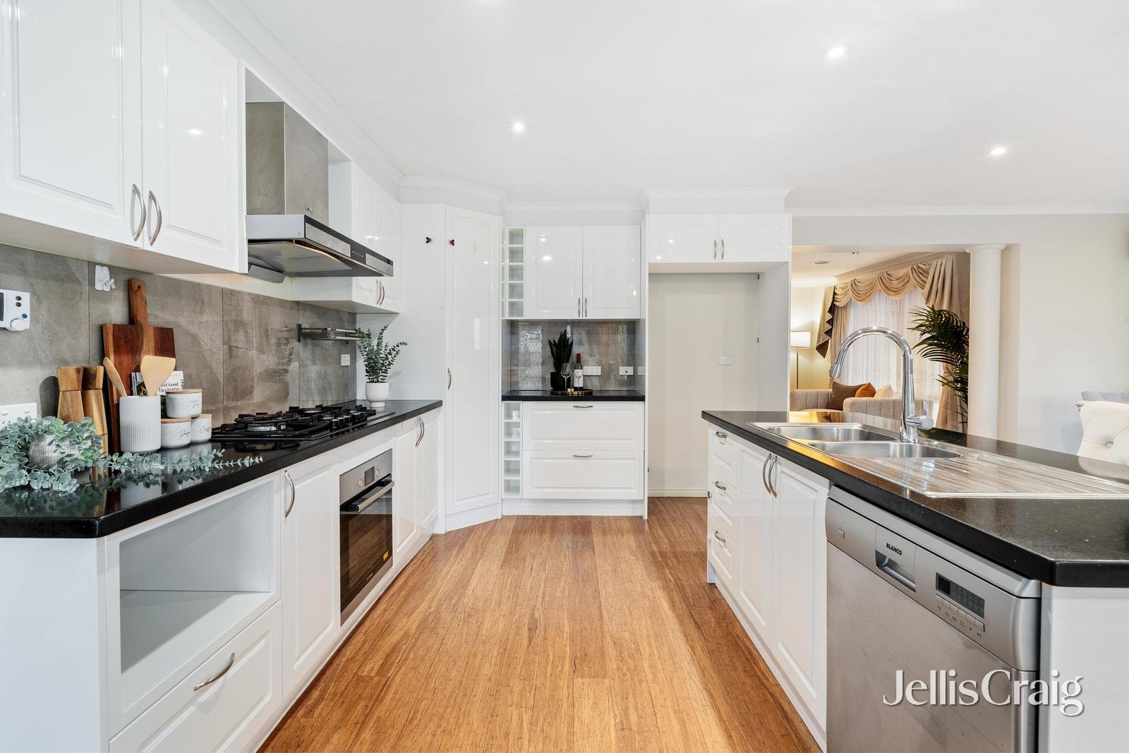 15 Oliver Court, Narre Warren South image 6