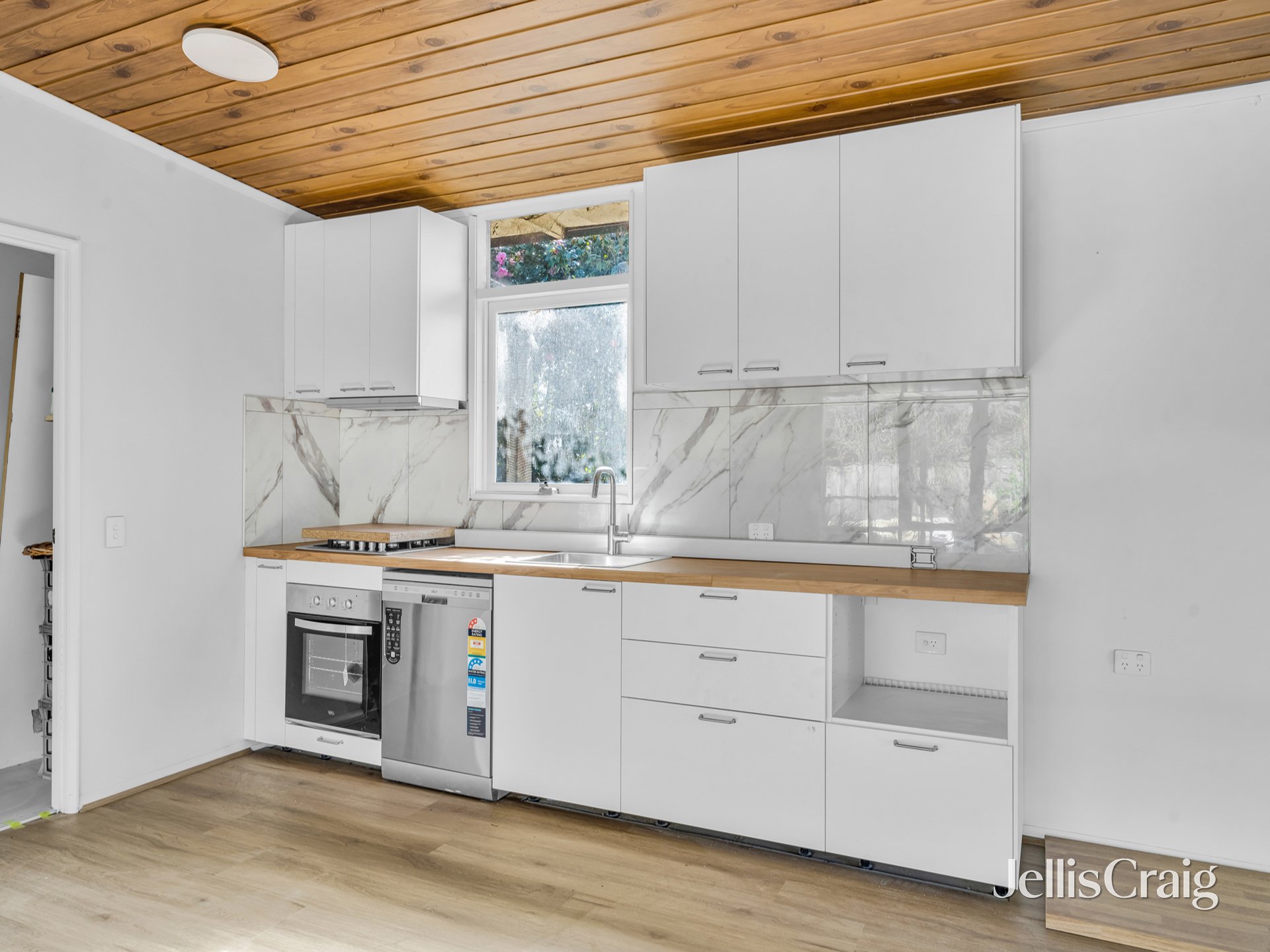 15 Olympic Avenue, Frankston image 1