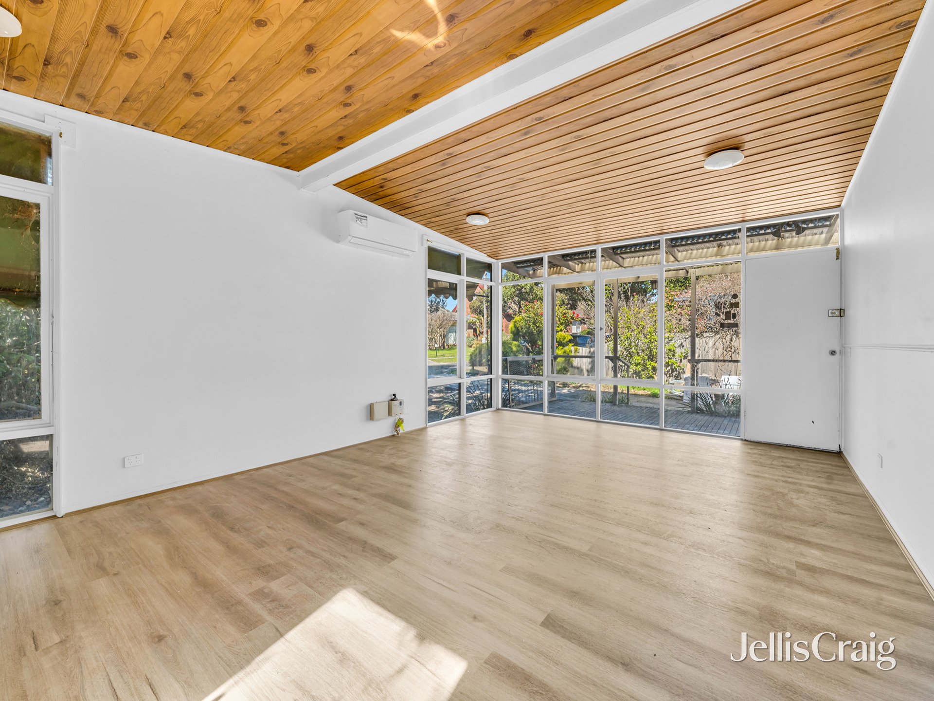 15 Olympic Avenue, Frankston image 2