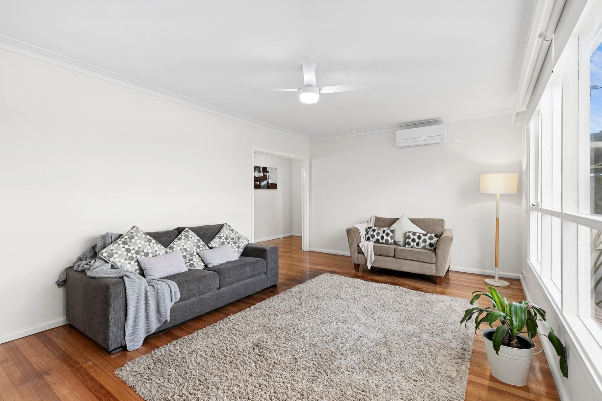 15 Oxford Street, Whittington image 3