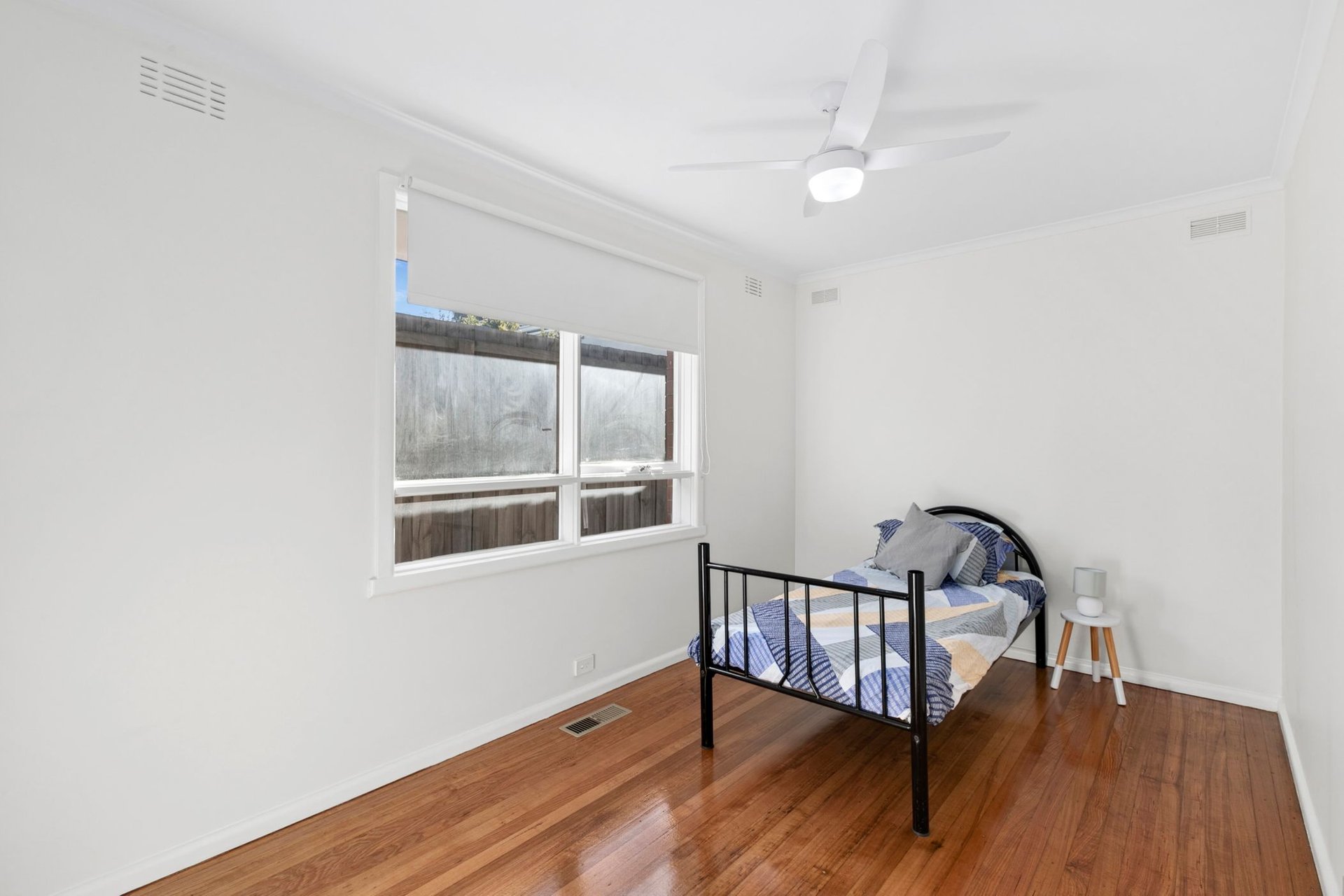 15 Oxford Street, Whittington image 5
