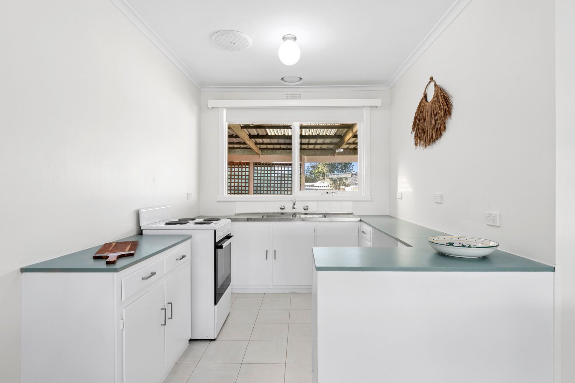 15 Oxford Street, Whittington image 8