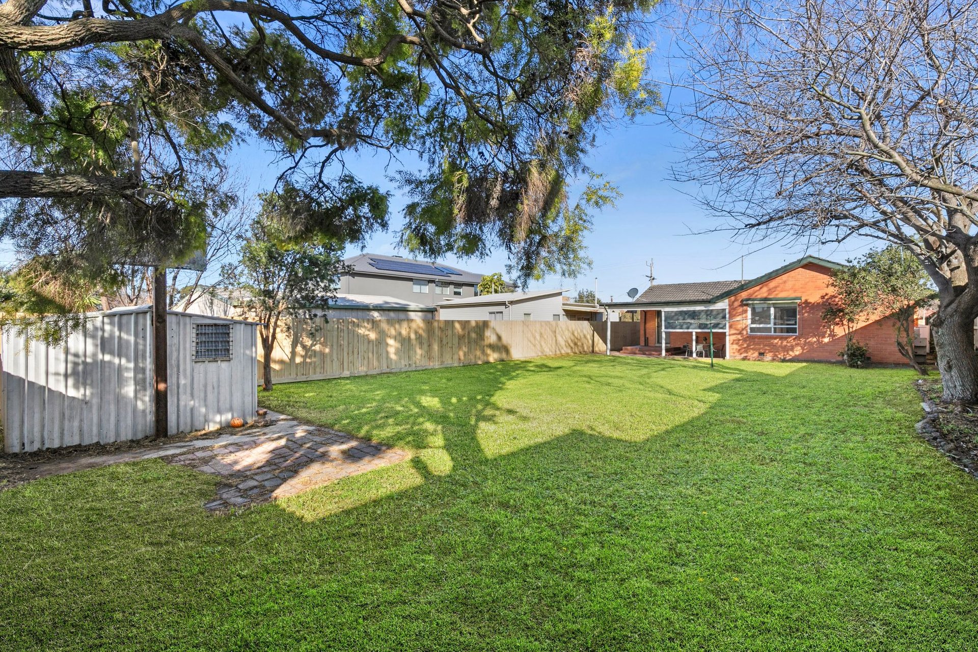 15 Oxford Street, Whittington image 12