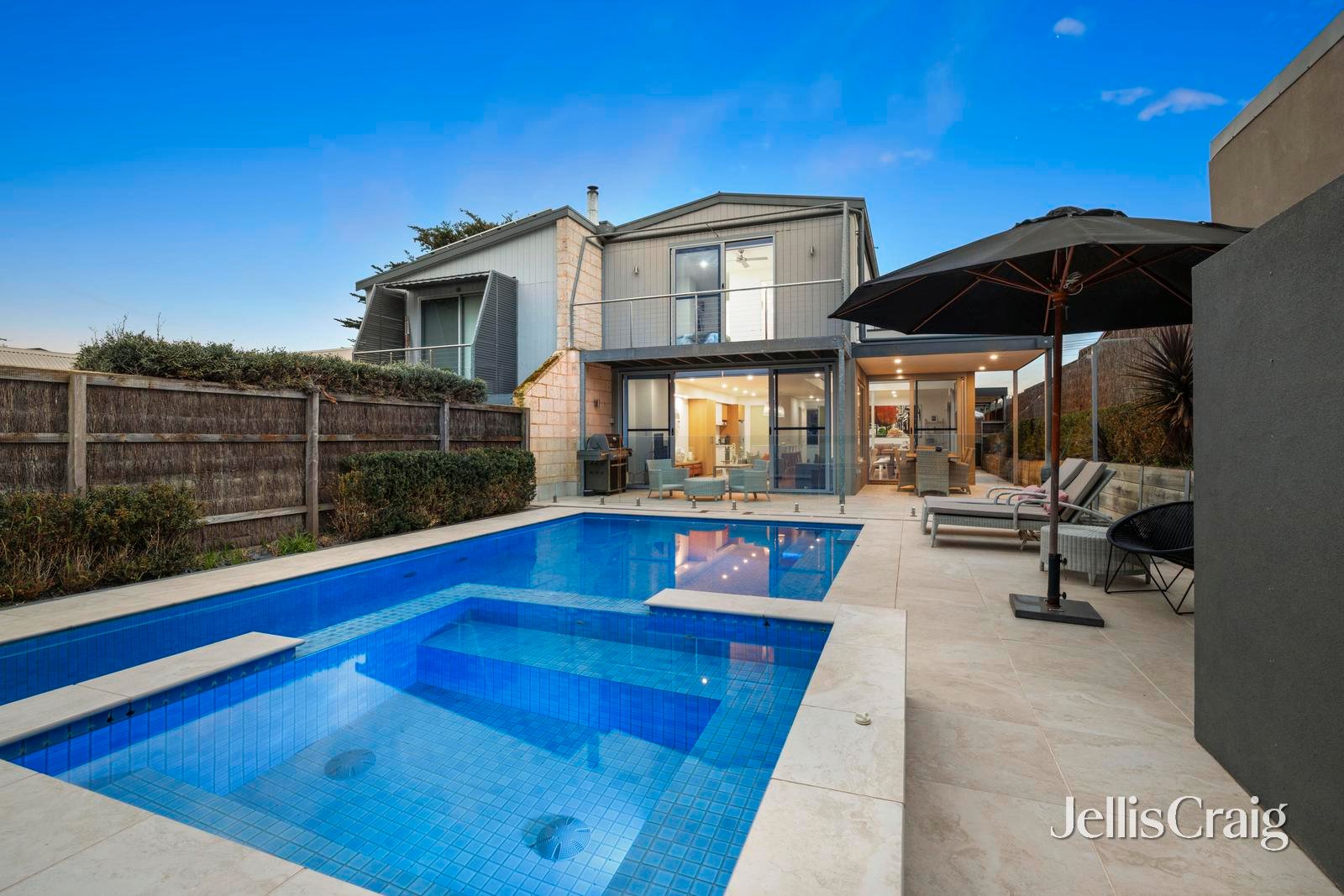 15 Ozone Avenue, Sorrento image 2