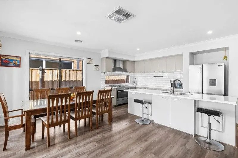 15 Parkes Avenue, Charlemont image 2