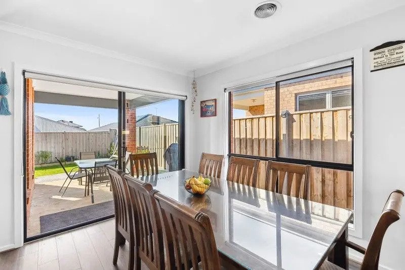 15 Parkes Avenue, Charlemont image 5