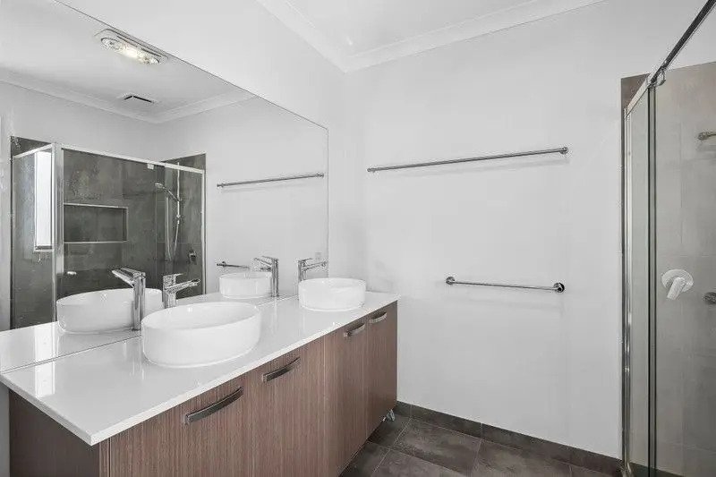 15 Parkes Avenue, Charlemont image 7