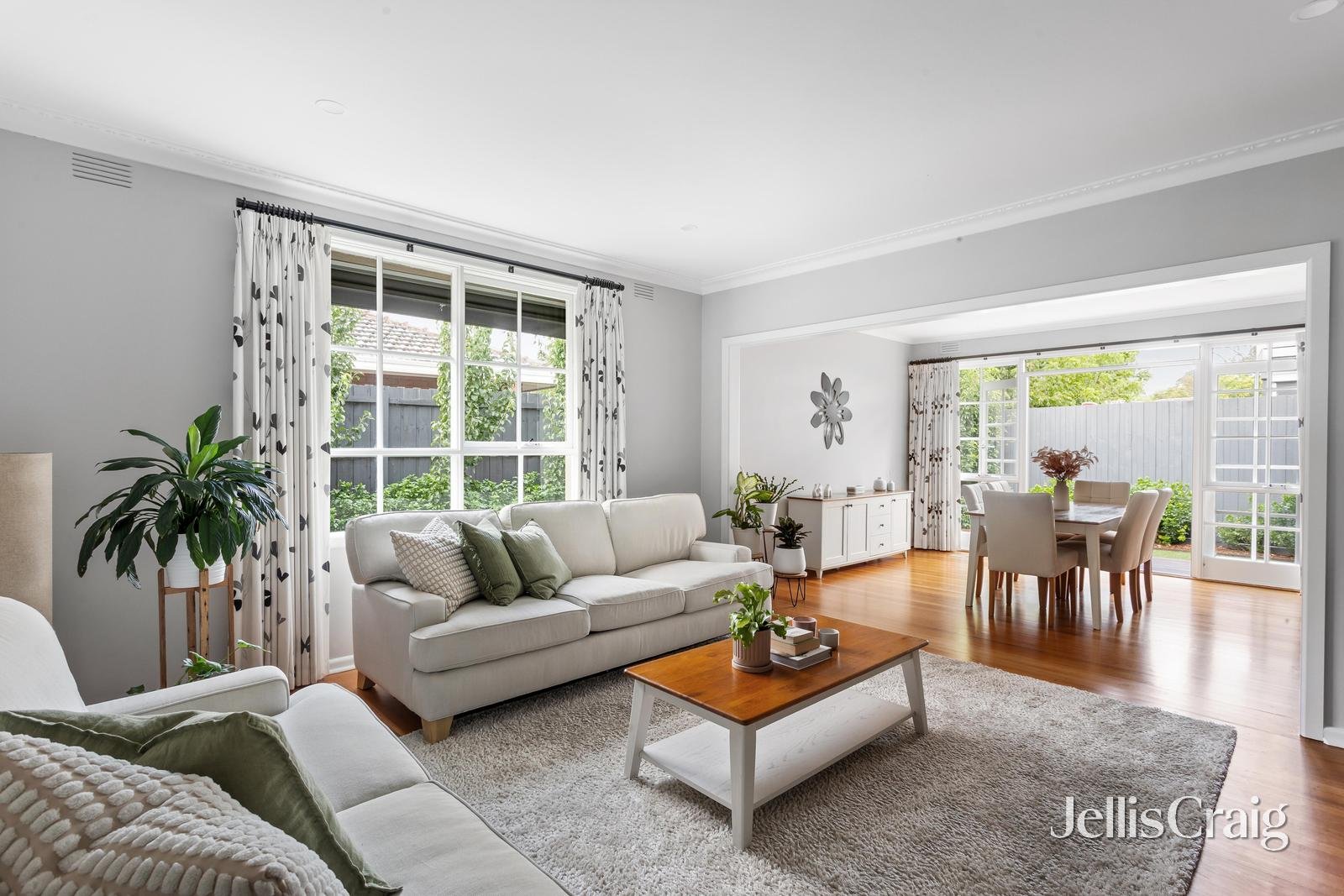 15 Pasadena Crescent, Bentleigh&nbsp;East image 2