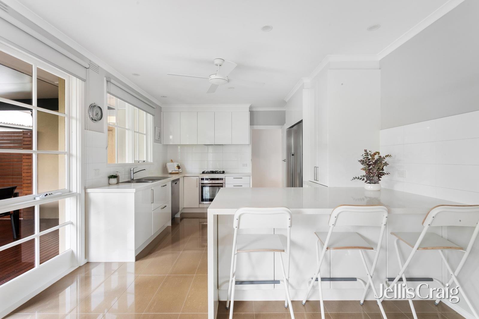 15 Pasadena Crescent, Bentleigh&nbsp;East image 3