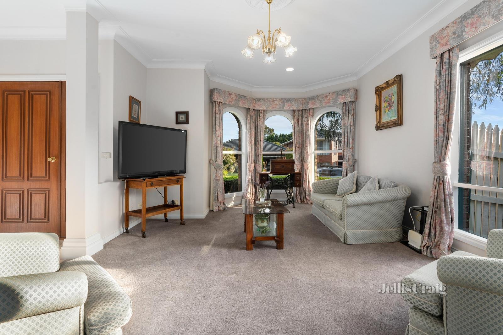 15 Patrick Court, Mitcham image 2