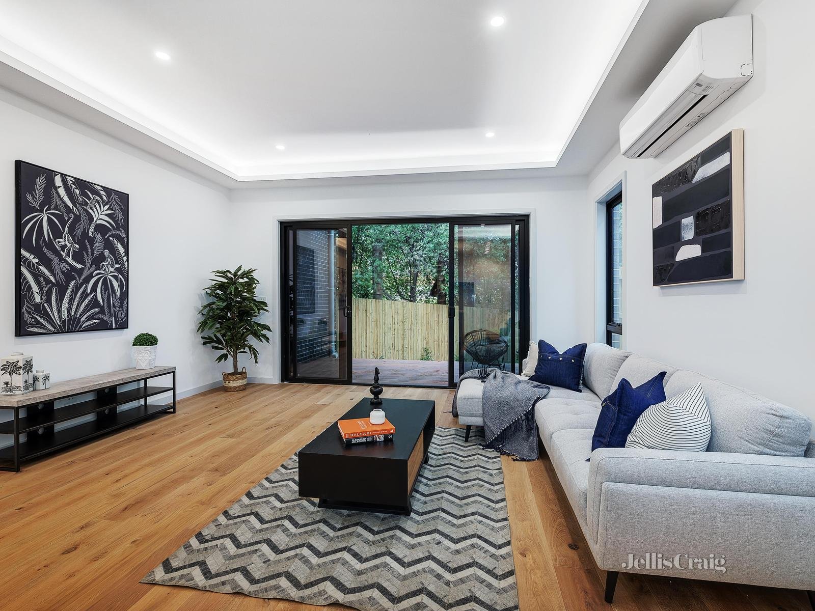 15 Peter Budge Avenue, Templestowe image 2