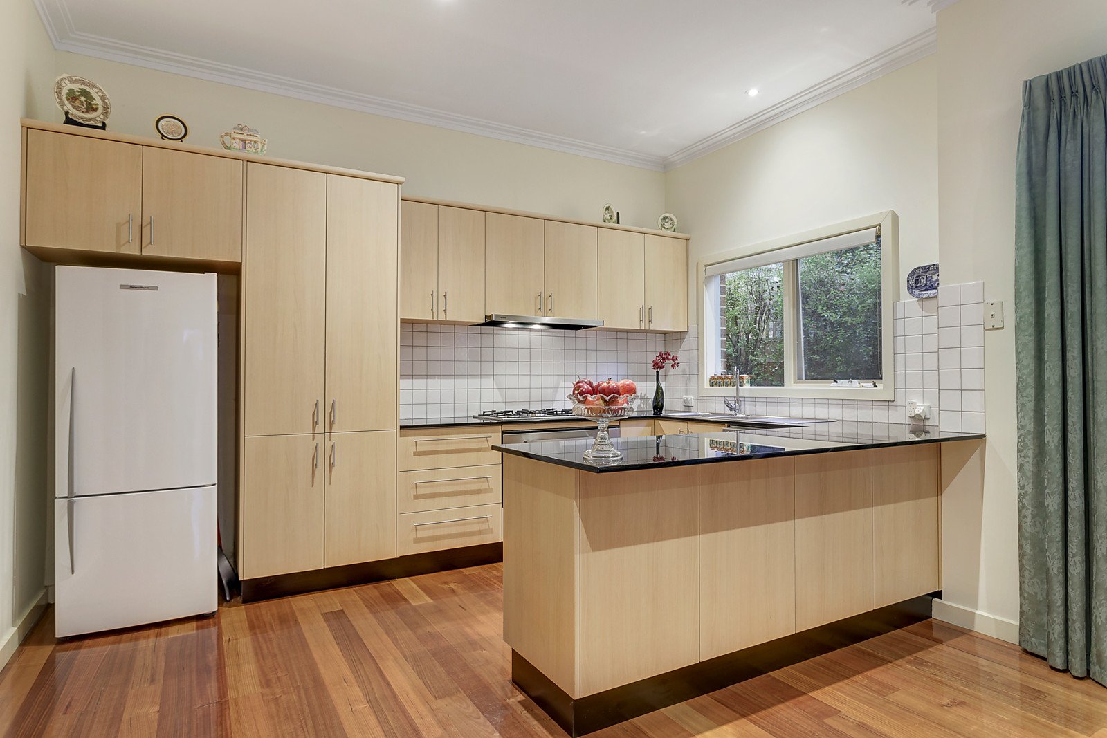 15 Pine Way, Doncaster East image 3