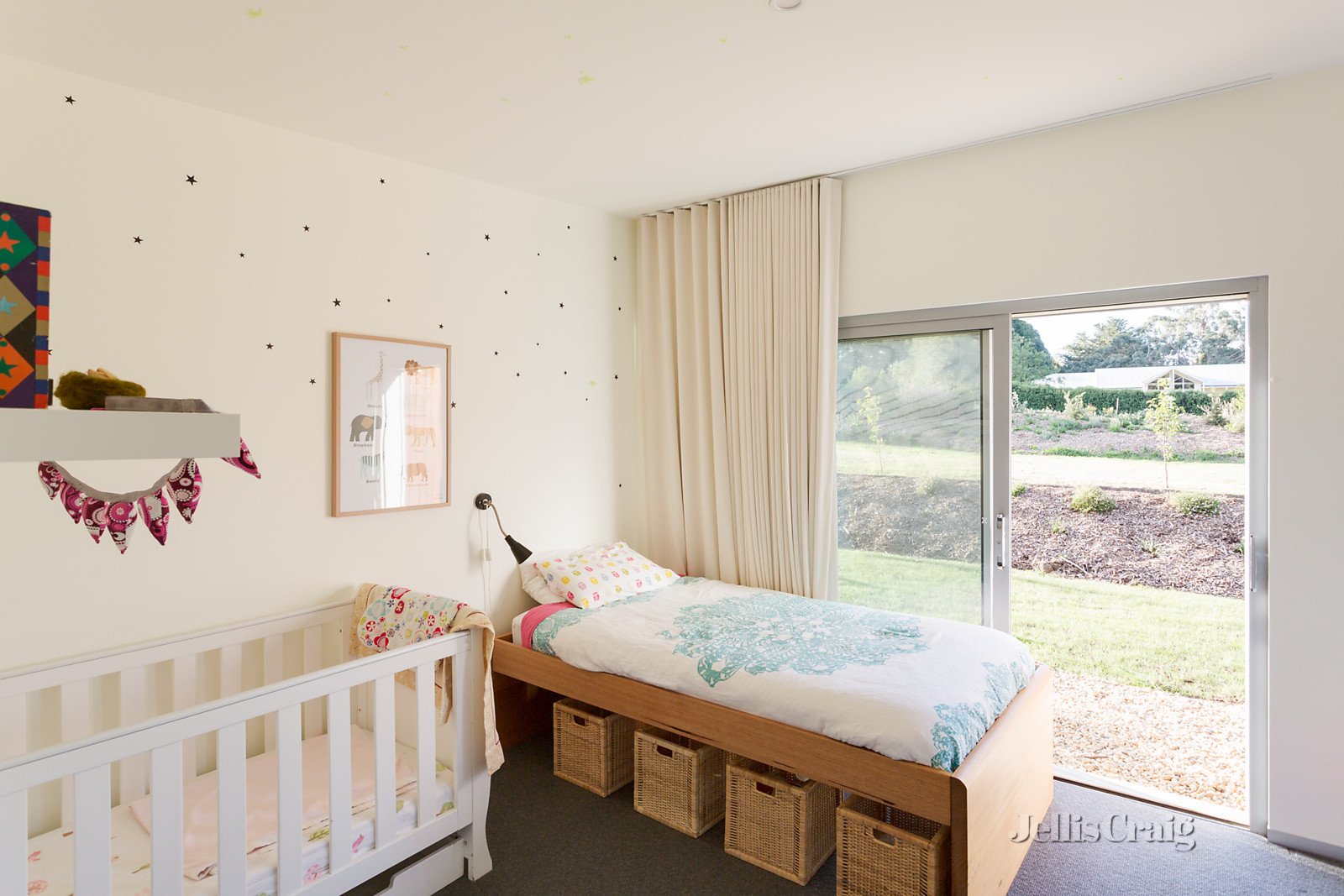 15 Robertson Drive, Newham image 11