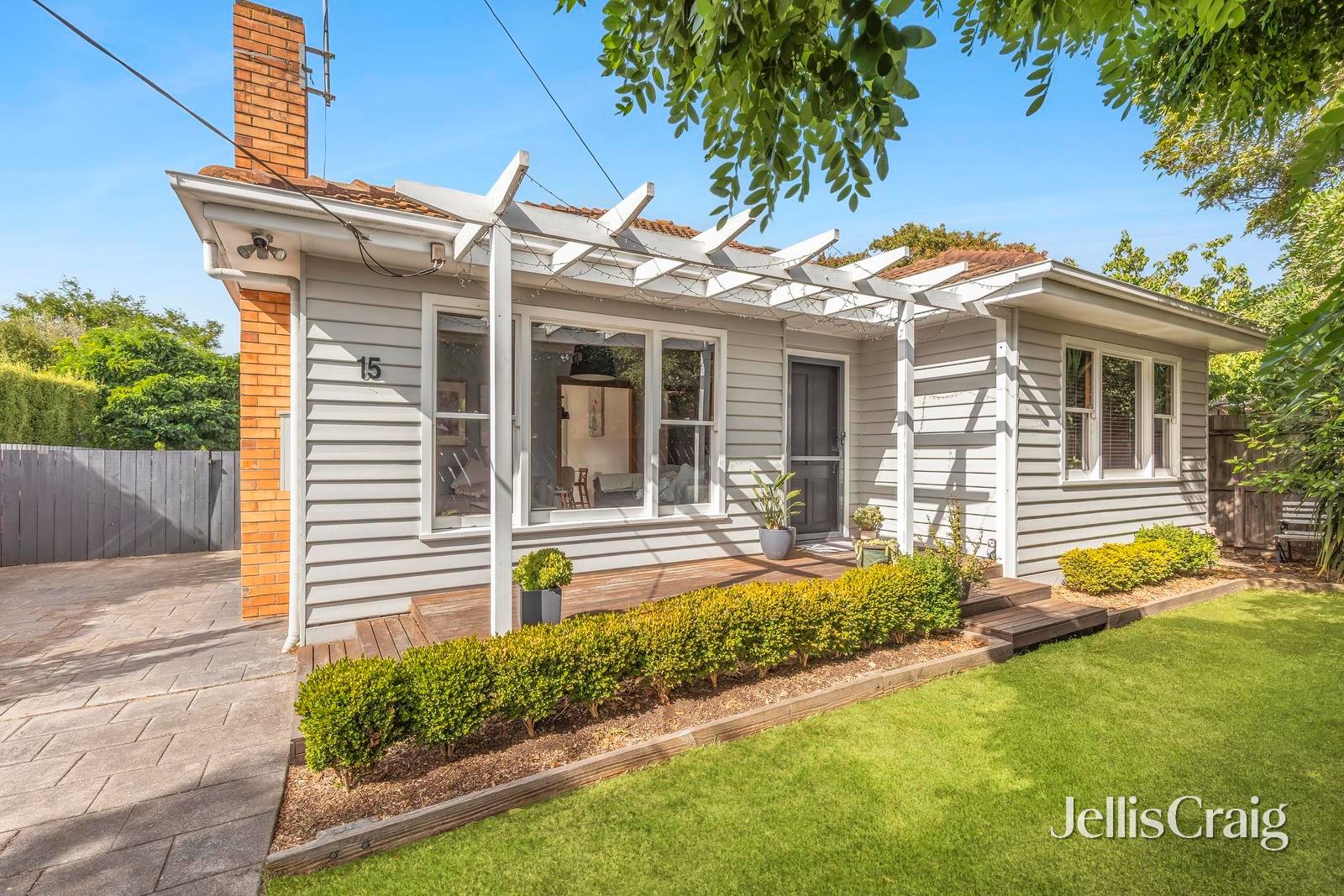 15 Roscommon Place, Herne&nbsp;Hill image 1
