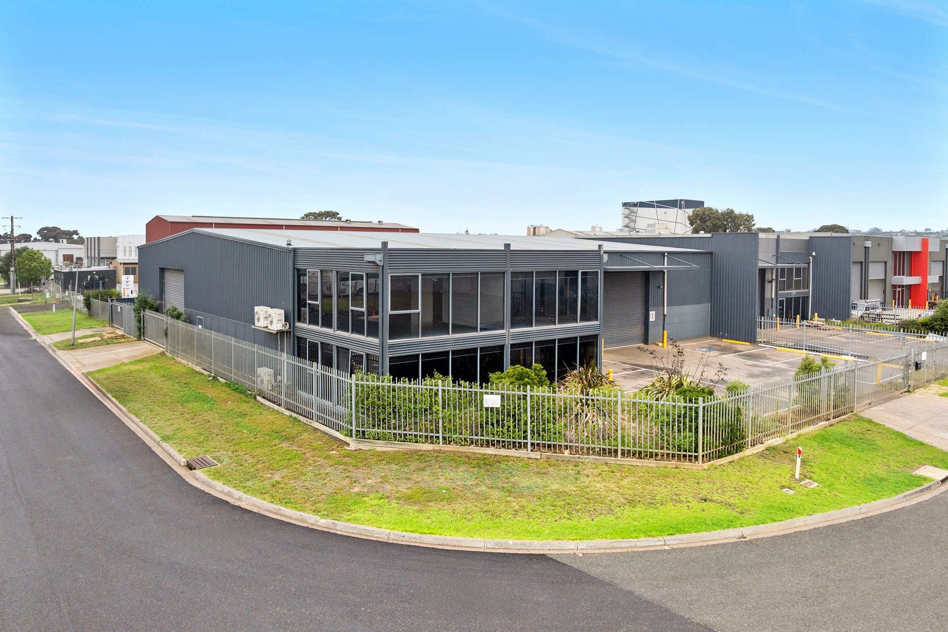 15 Saunders Street, North&nbsp;Geelong image 2