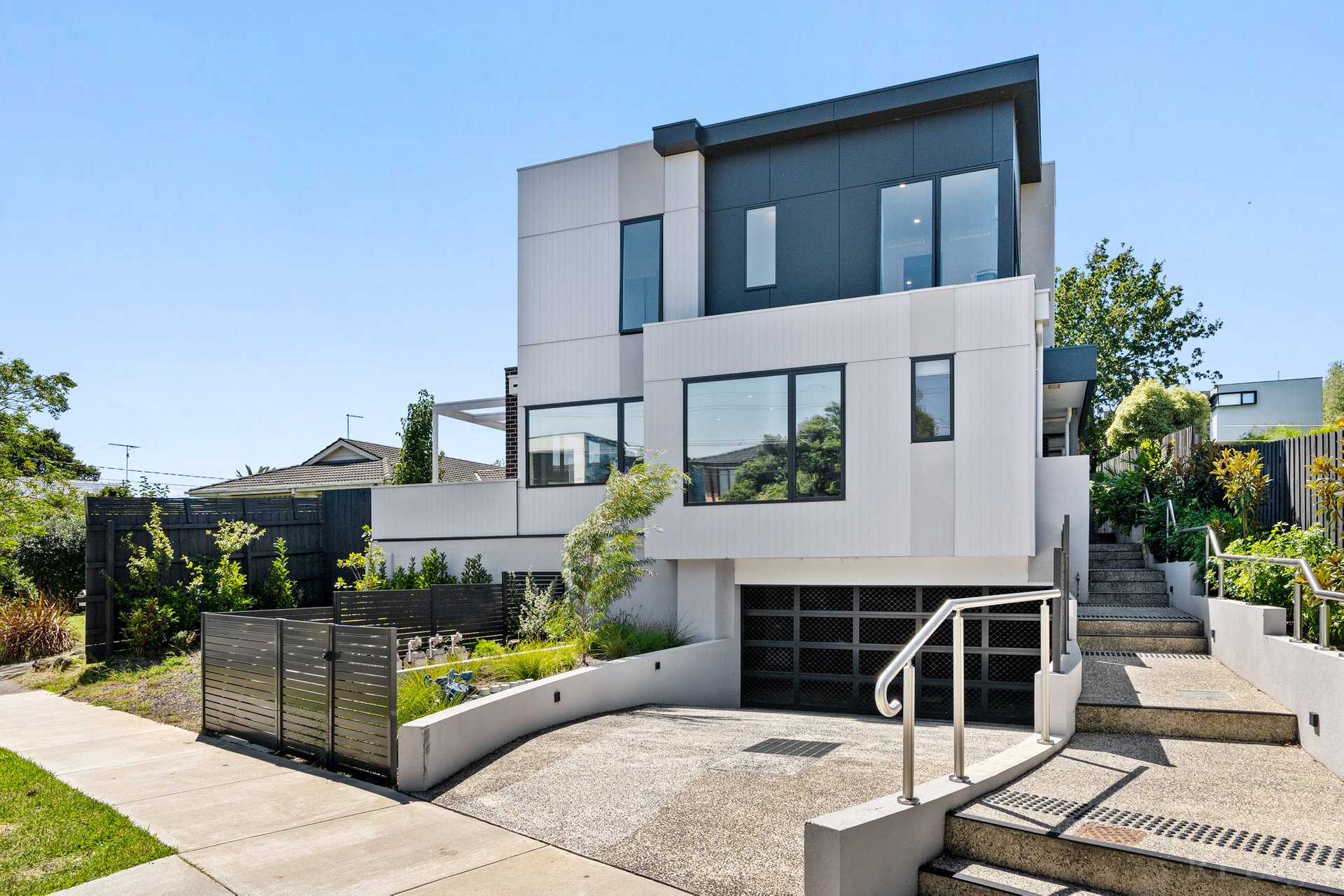 Property Gallery Thumbnail 2